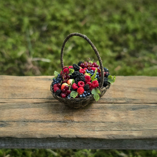 Gosia Suchodolska IGMA Artisan Miniature Mixed Berry Basket Exclusive