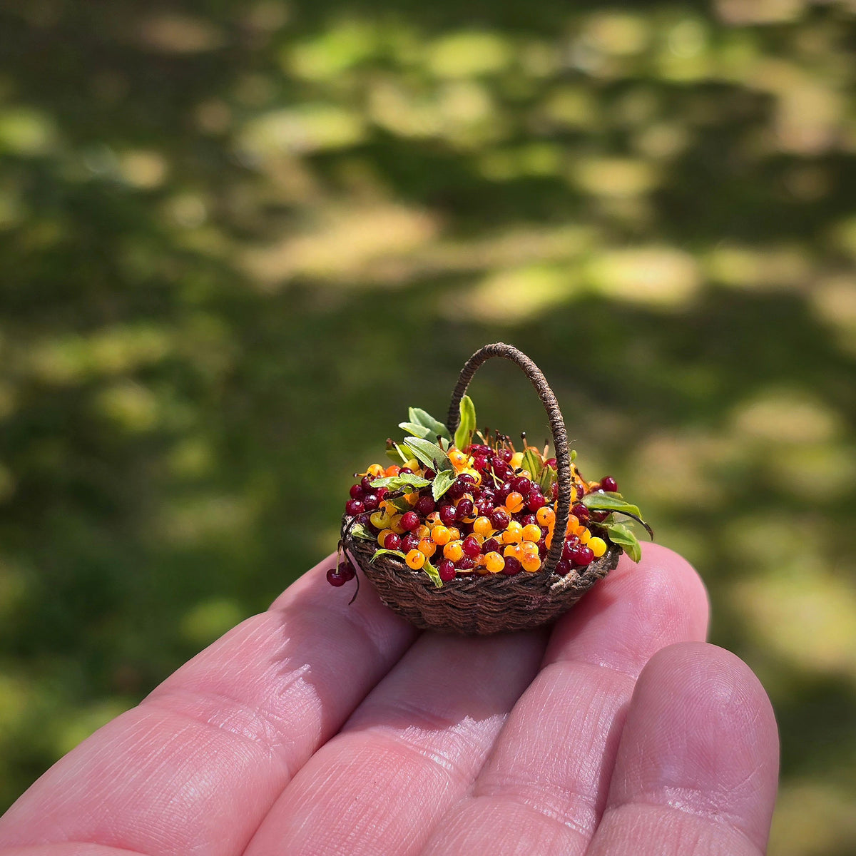 Gosia Suchodolska IGMA Rustic Miniature Dual-Color Wild Berry Basket Exclusive