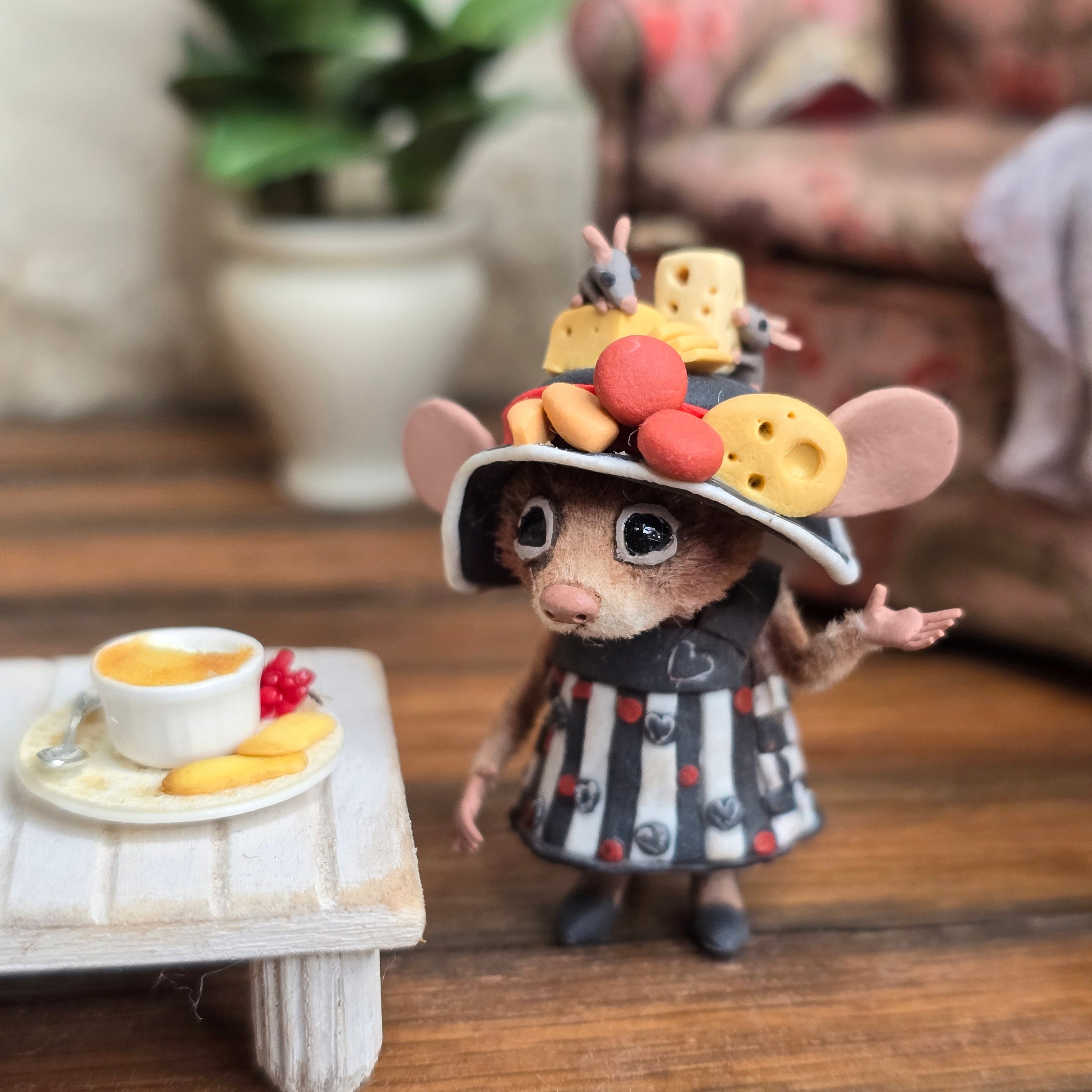 Aleah Klay Cheese Hat Fashionista Mouse OOAK Miniature c.2014