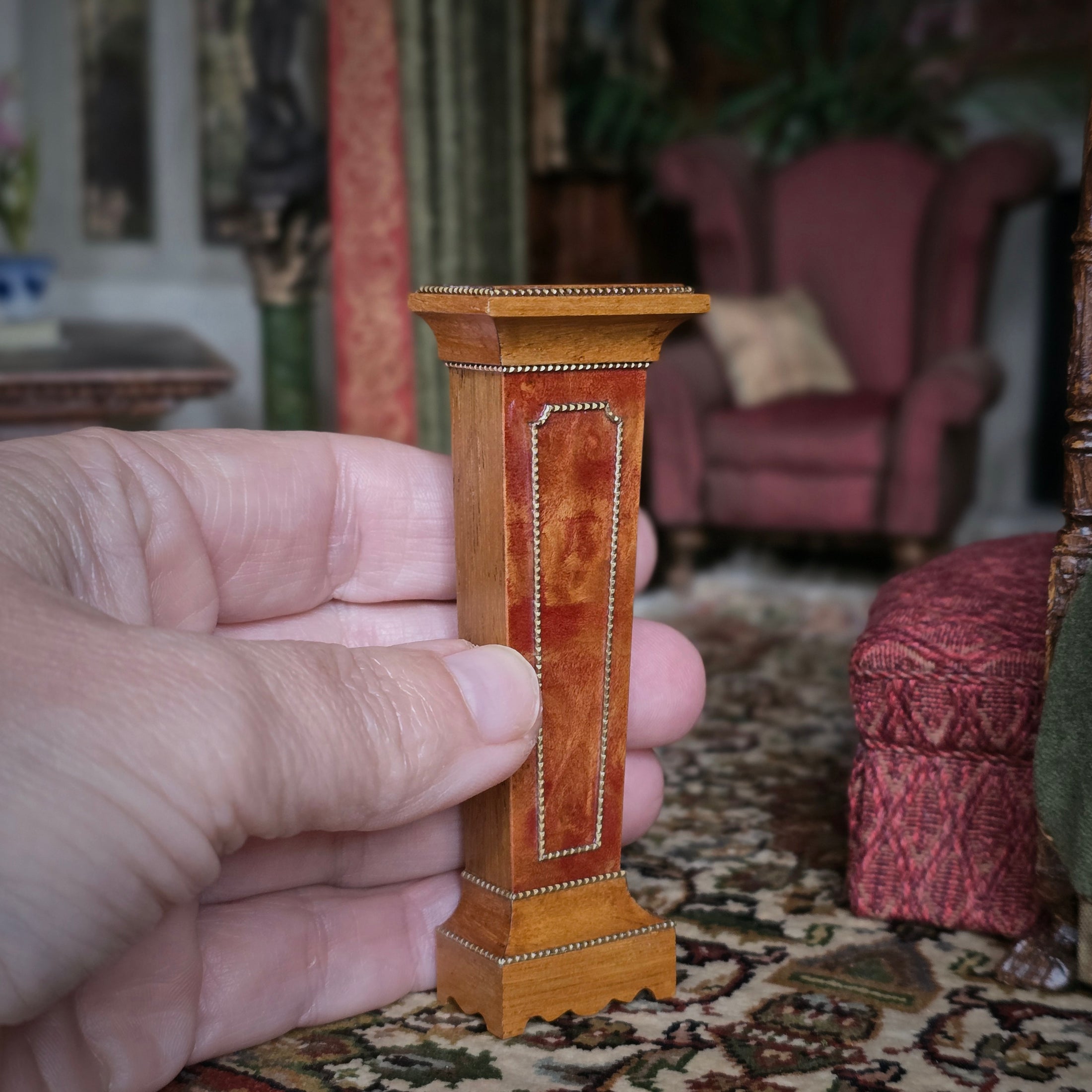Geoffrey Wonnacott Working Burl Wood Clock with Pedestal Stand Gold-plated Accents