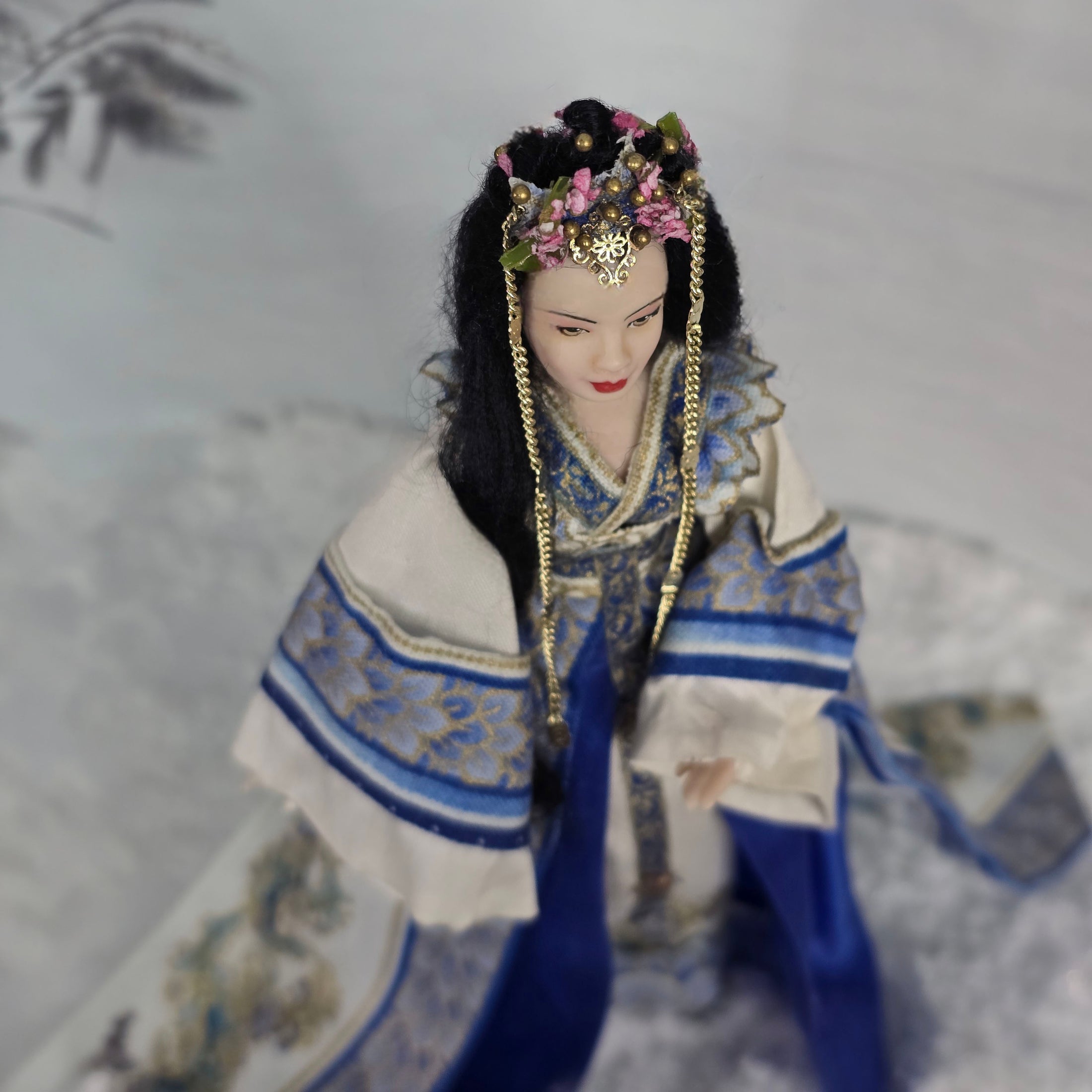 Tish Tierney IGMA Porcelain Han Chinese Ancient Princess Doll Asian Beauty