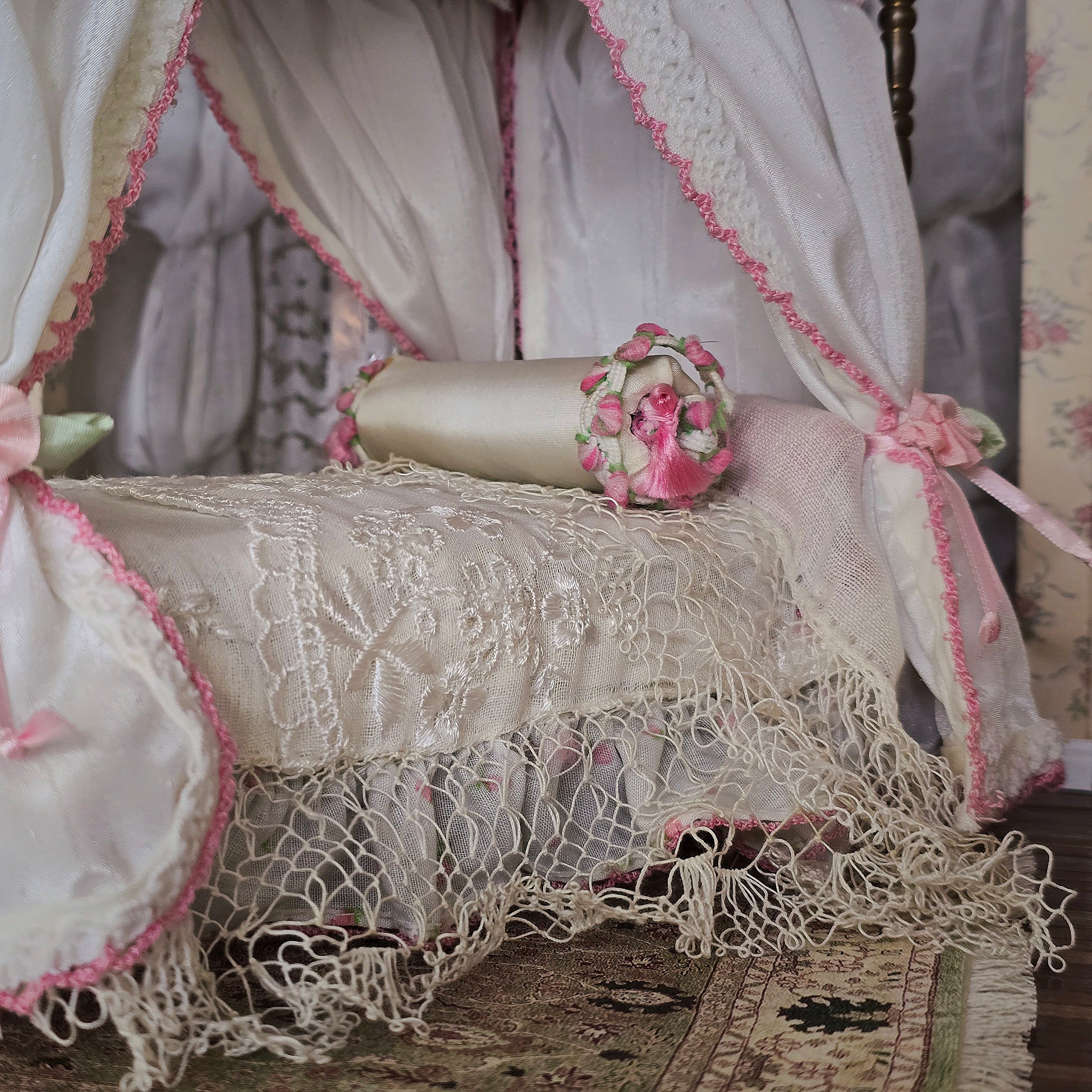 Pink & White Victorian Miniature Brass and Wood Canopy Bed Lace Curtains Floral Beads