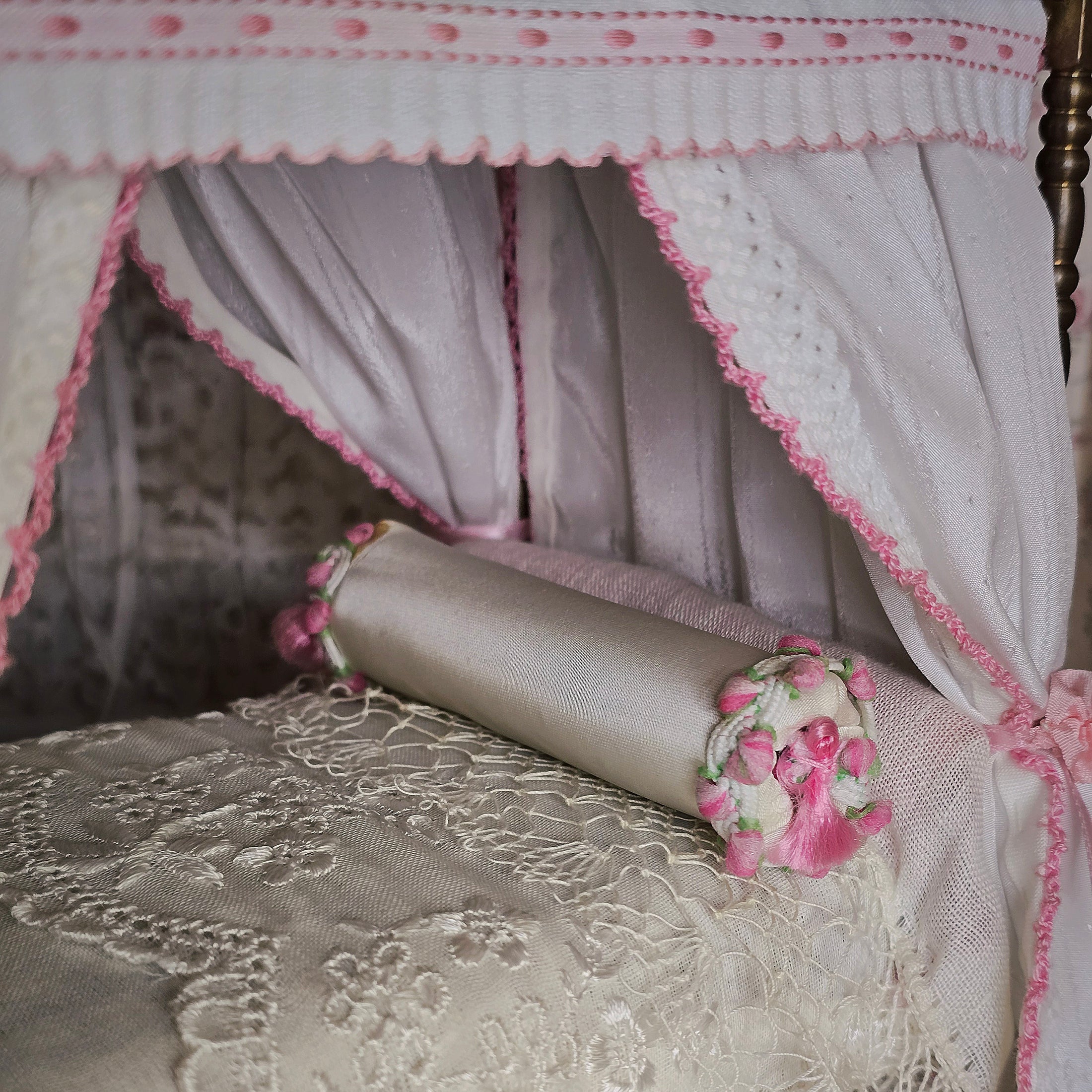Pink & White Victorian Miniature Brass and Wood Canopy Bed Lace Curtains Floral Beads