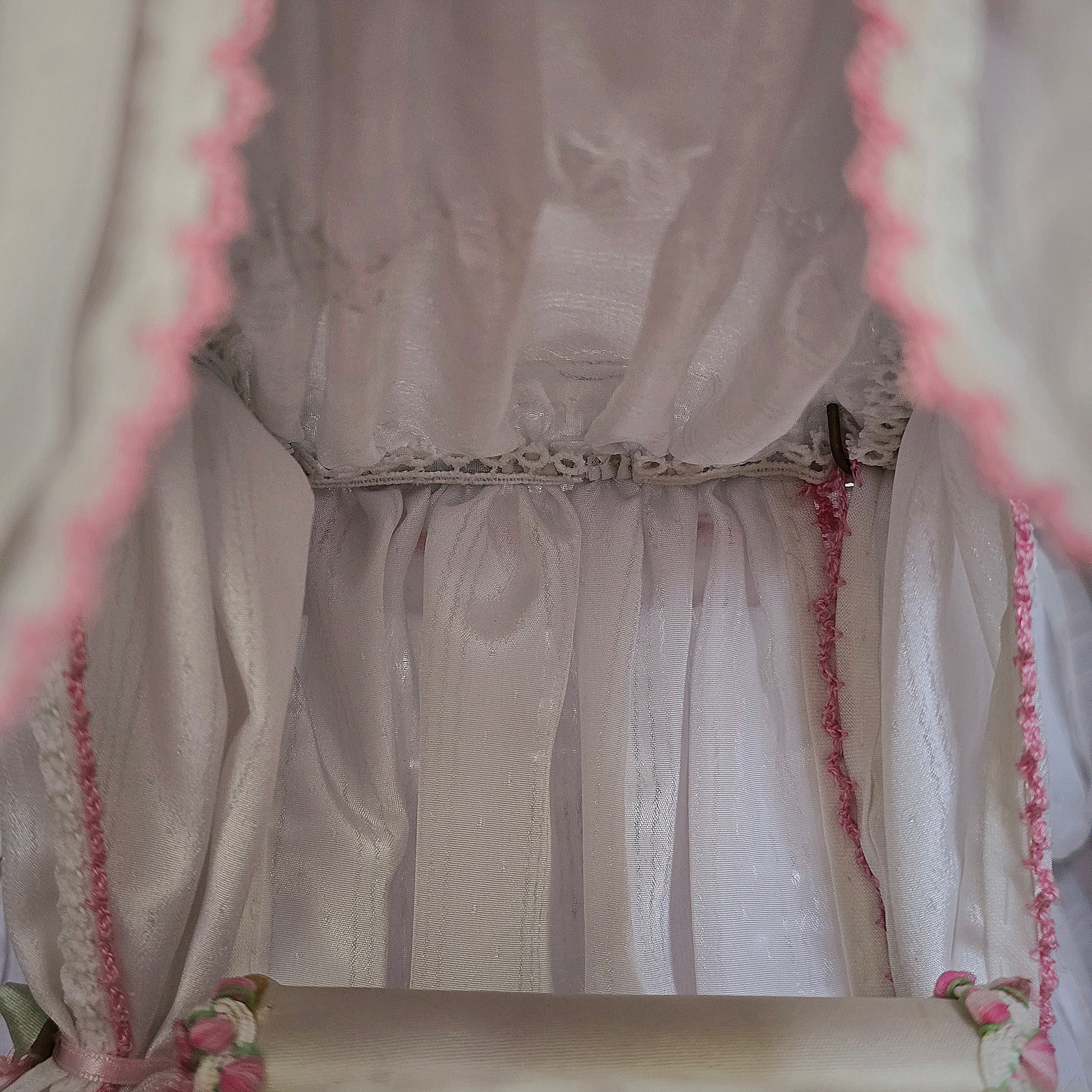 Pink & White Victorian Miniature Brass and Wood Canopy Bed Lace Curtains Floral Beads