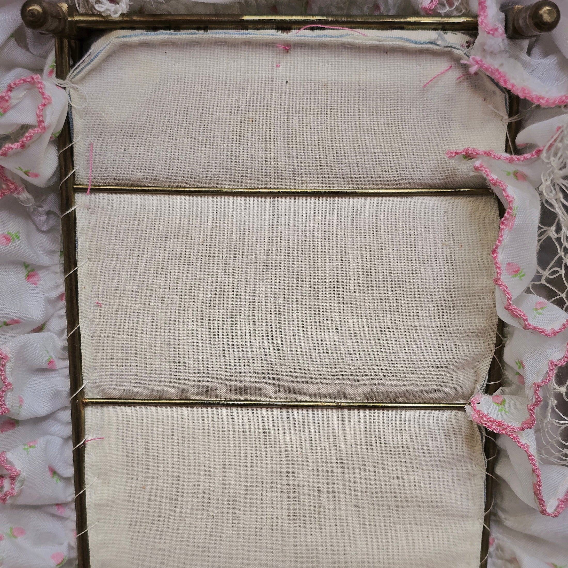 Pink & White Victorian Miniature Brass and Wood Canopy Bed Lace Curtains Floral Beads