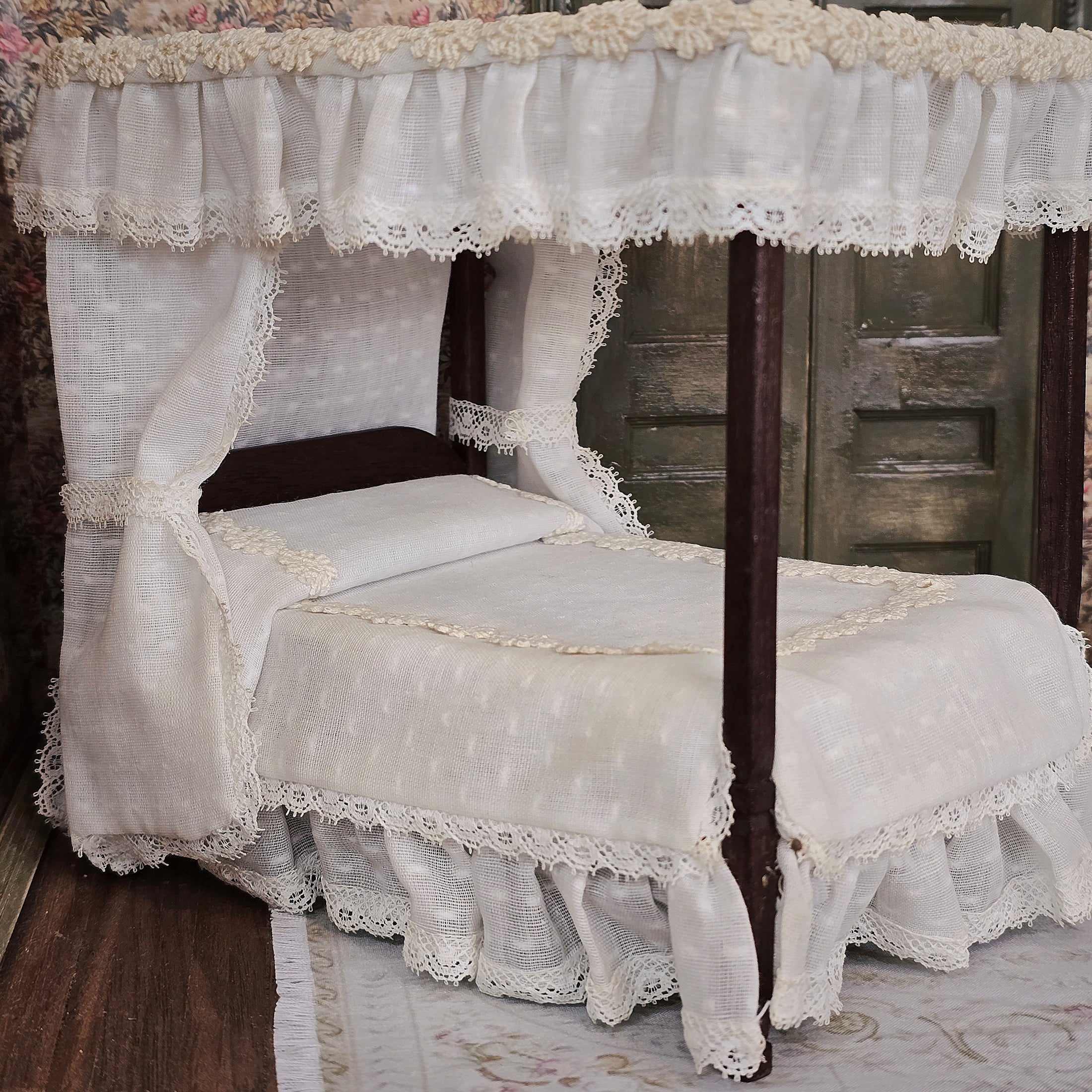 Victorian Dressed White Lace Canopy Bed in Dark Mahogany 1:12 Scale