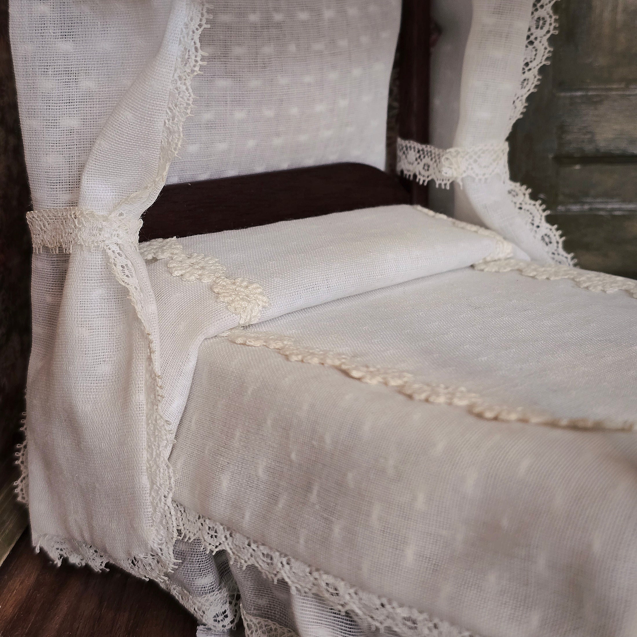 Victorian Dressed White Lace Canopy Bed in Dark Mahogany 1:12 Scale