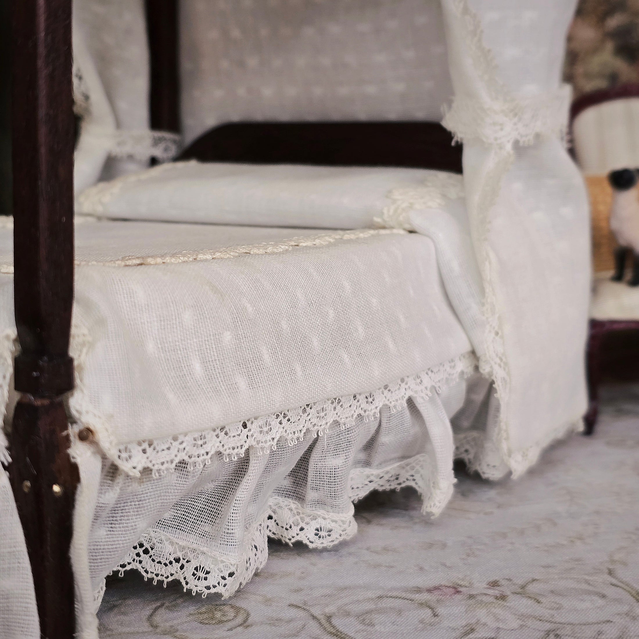 Victorian Dressed White Lace Canopy Bed in Dark Mahogany 1:12 Scale