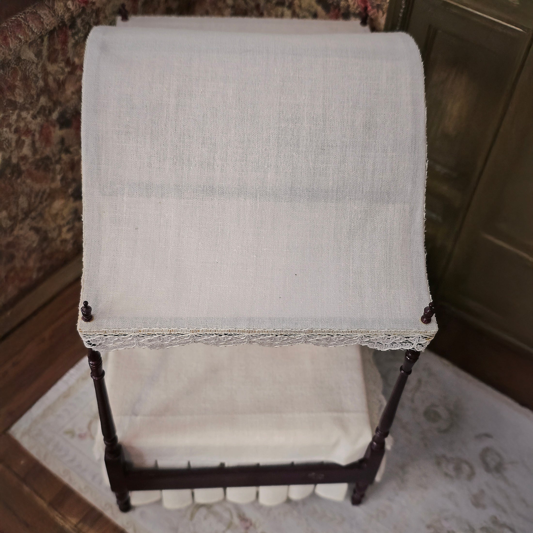 Hepplewhite-Style Mahogany Canopy Bed with Lace Tester