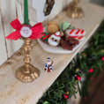 Load image into Gallery viewer, Santa Figurine Ann Anderson 1:48 Vintage 2003, top view
