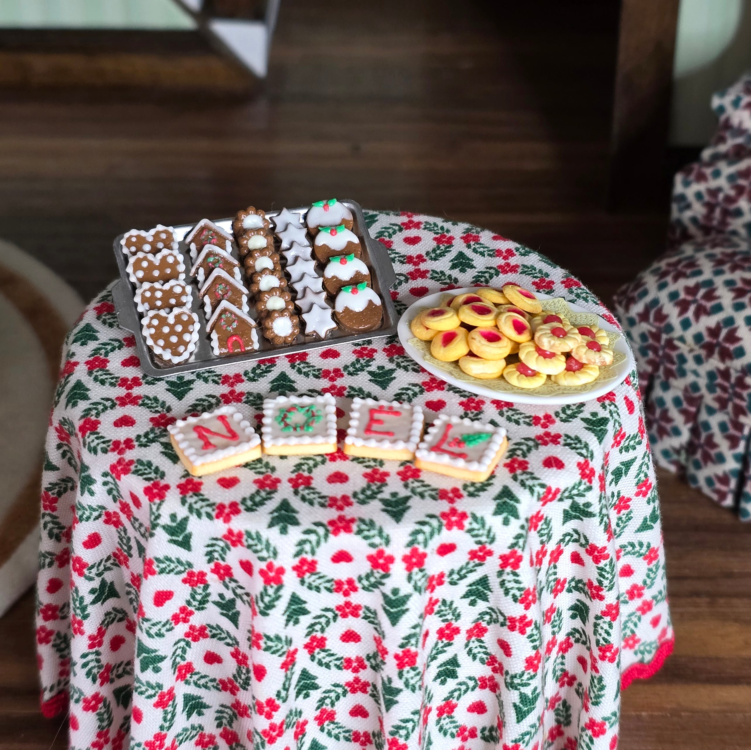 miniature dollhouse christmas cookie grouping