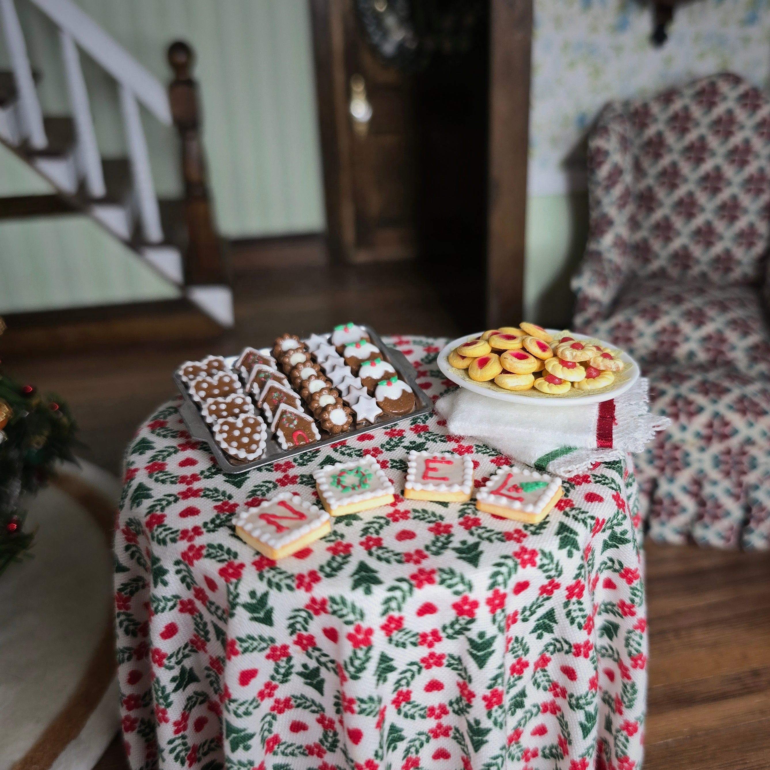 miniature dollhouse christmas cookie grouping