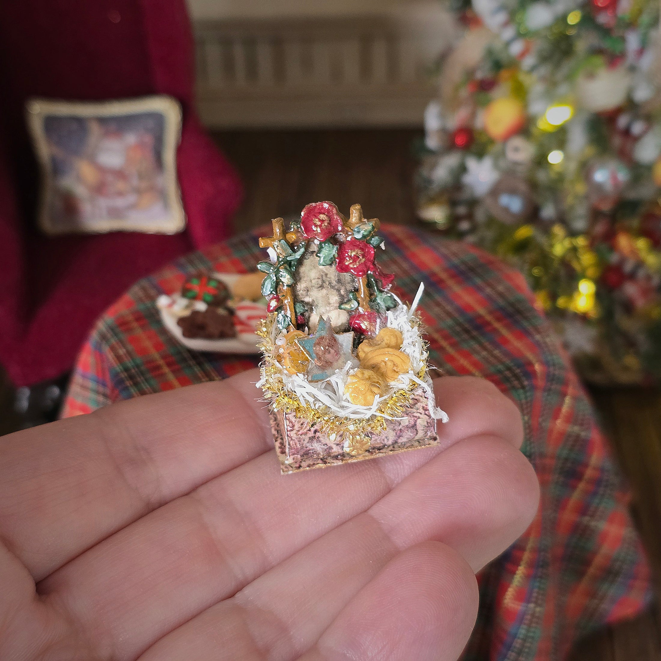  gift box Christmas dollhouse miniature held in hand