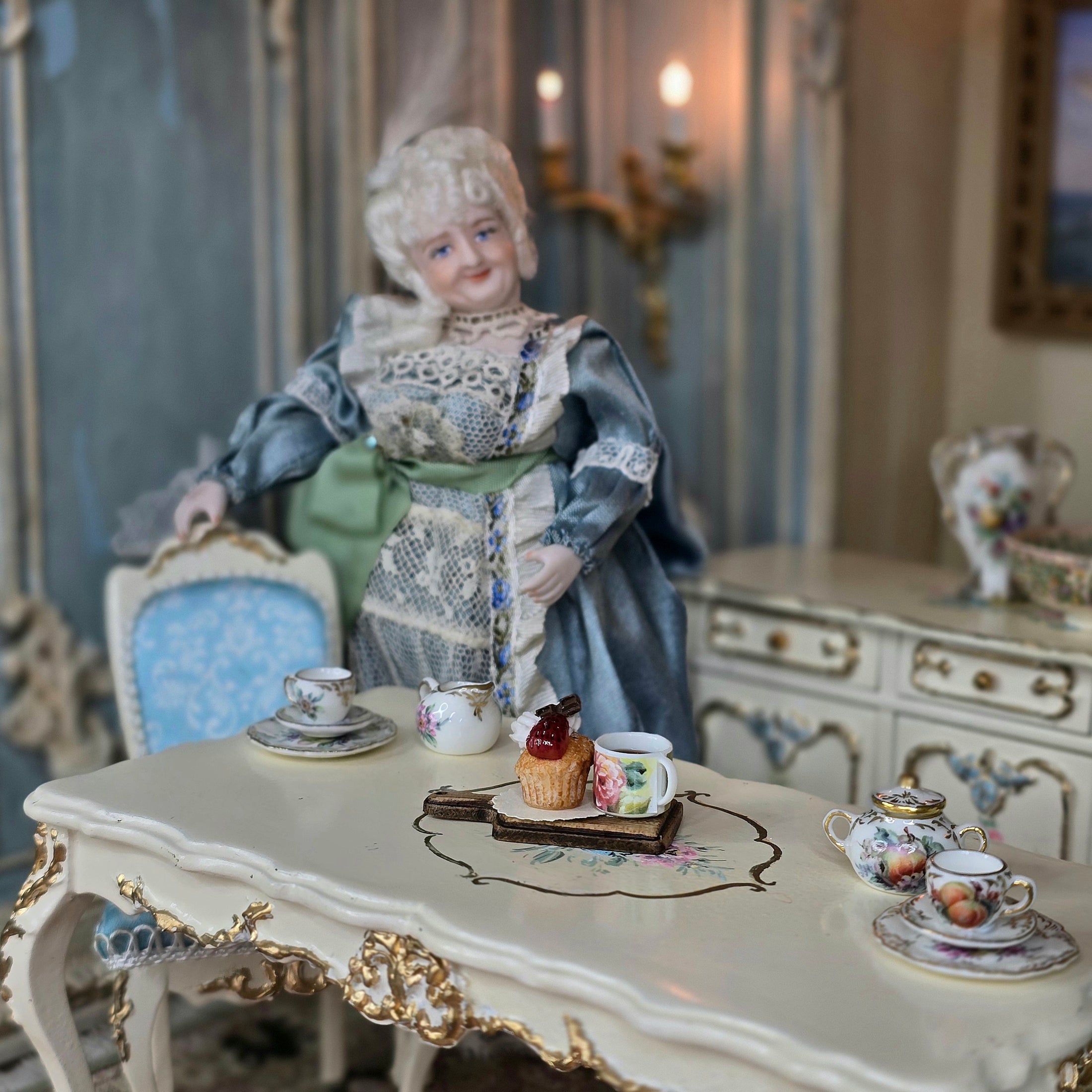 coffee & cupcake serving board, on table with doll