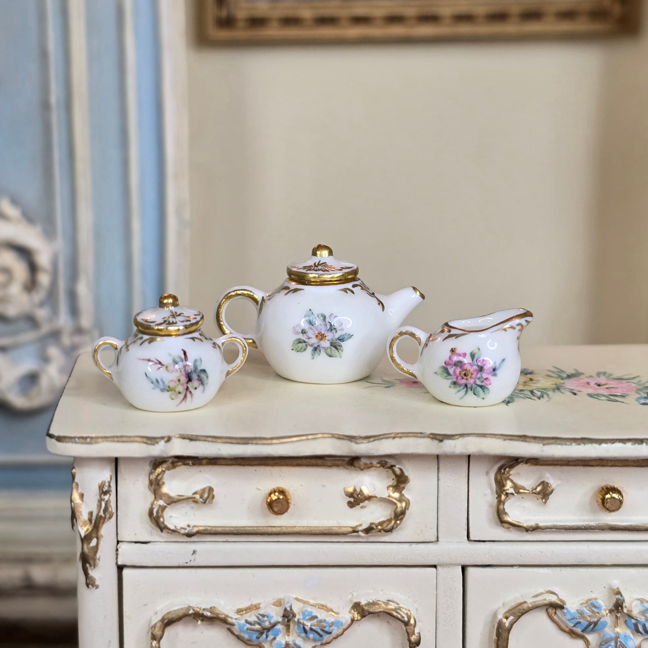  Miyuki Nagashima painted tea service set, painted backs