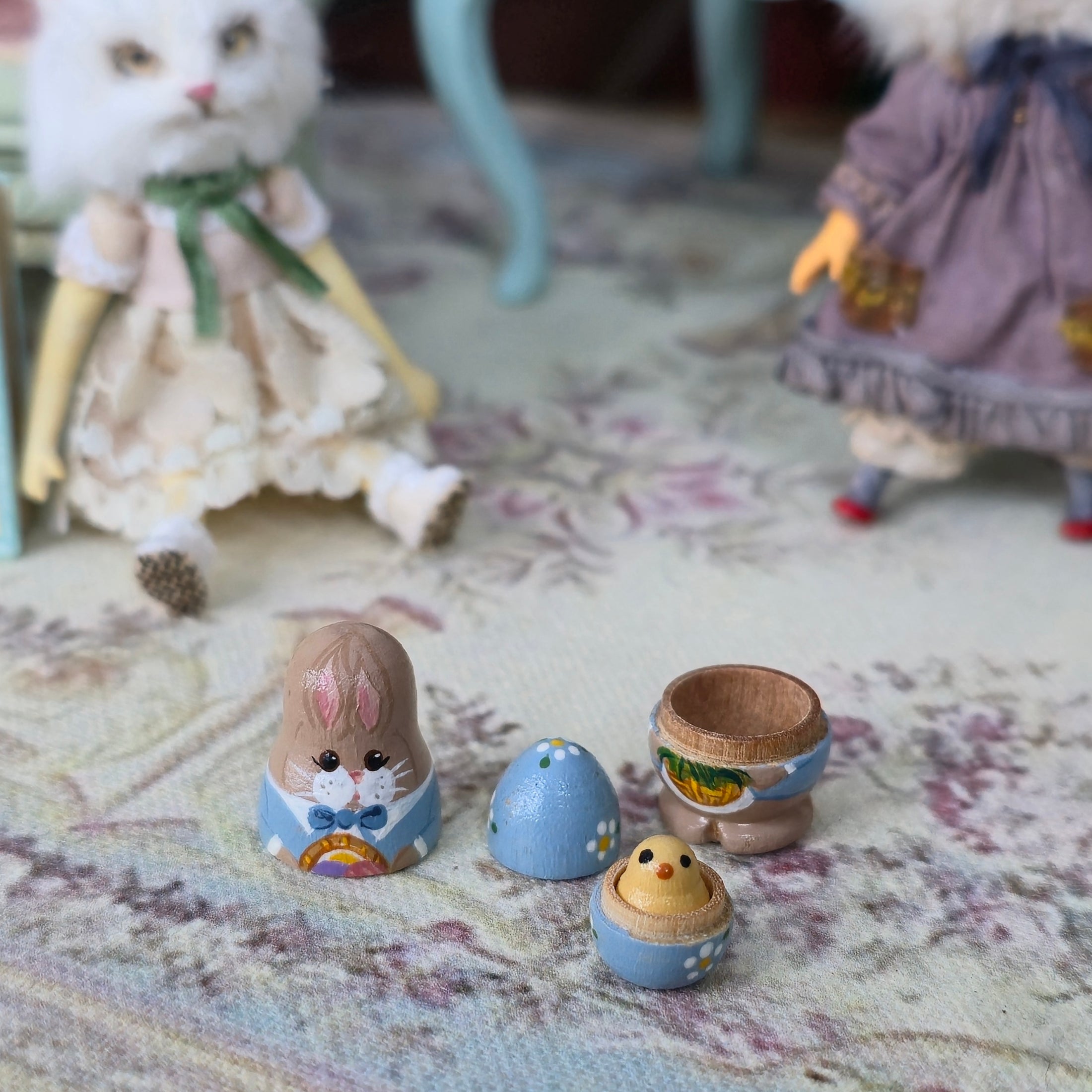 Diane Jones Hand-Painted Easter Bunny Nesting Doll Set with Chick 1995