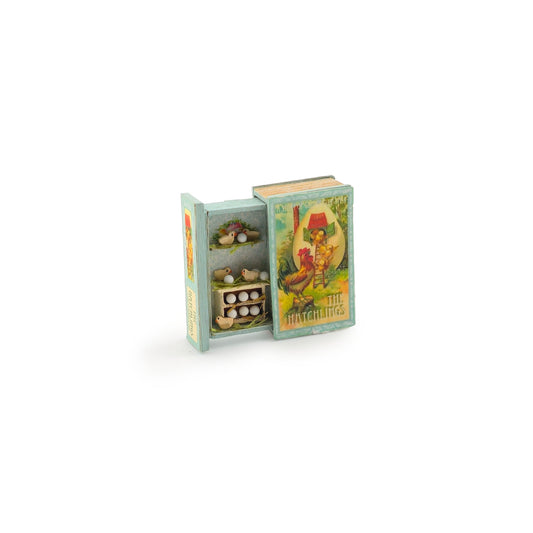 Robin Betterley “The Hatchlings” Teeny Weeny Pull-Out Nursery Book (2015)