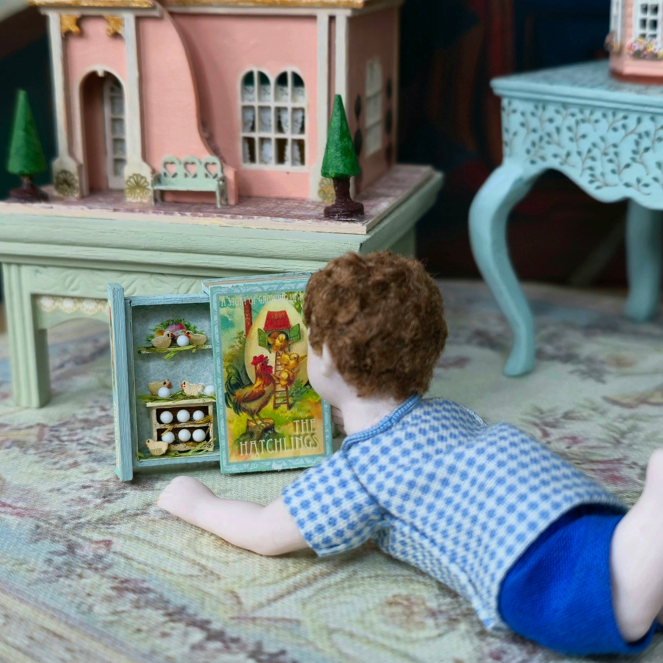 Robin Betterley “The Hatchlings” Teeny Weeny Pull-Out Nursery Book (2015)