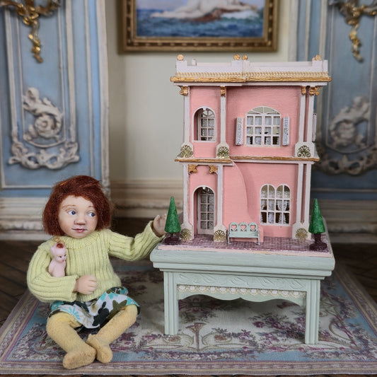 Hemy Eppich Grand Pink & White 1:144 Scale Dollhouse on Painted Table Nursery Display