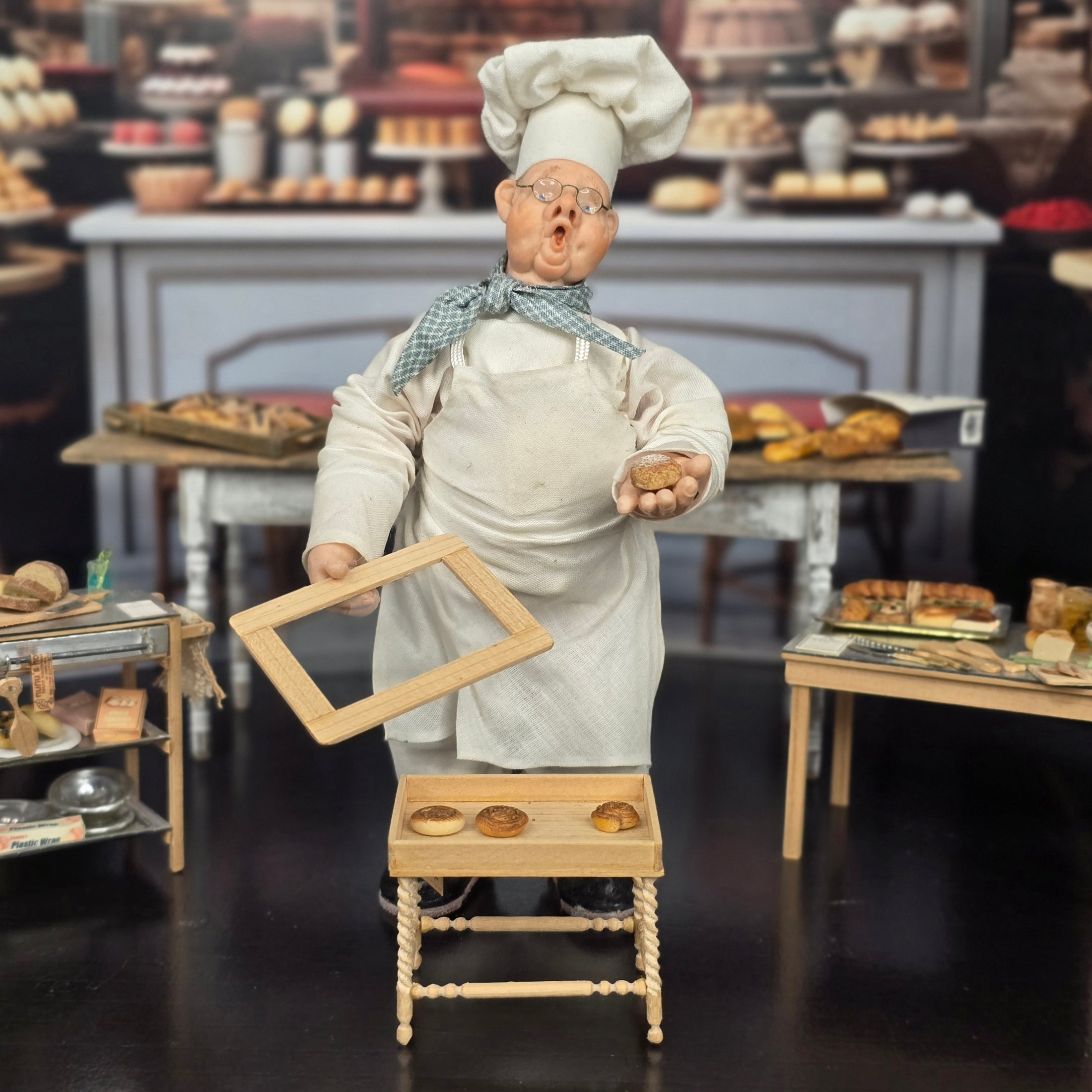 Tomo Tanaka Nunu’s House Bakery Display Table with Glass Case Miniature