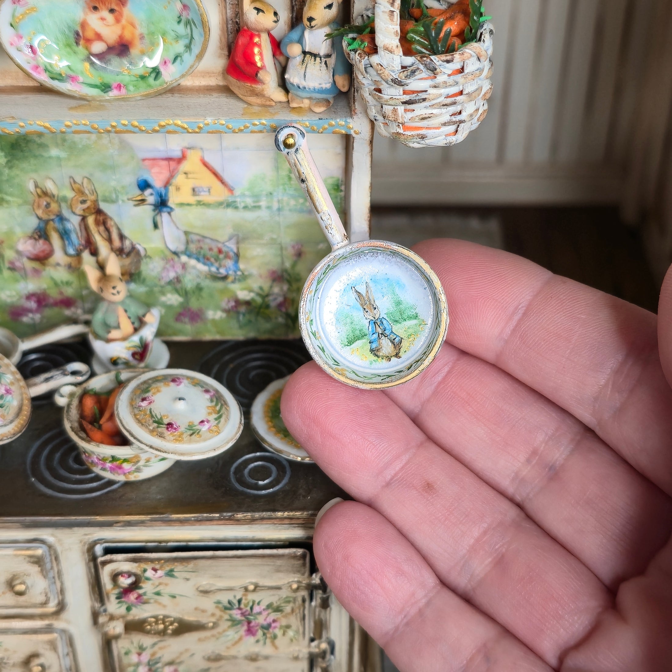 RESERVED FOR D ENGUITA Aida Pravia Peter Rabbit Fully Dressed Country Stove Hutch Diorama Spain