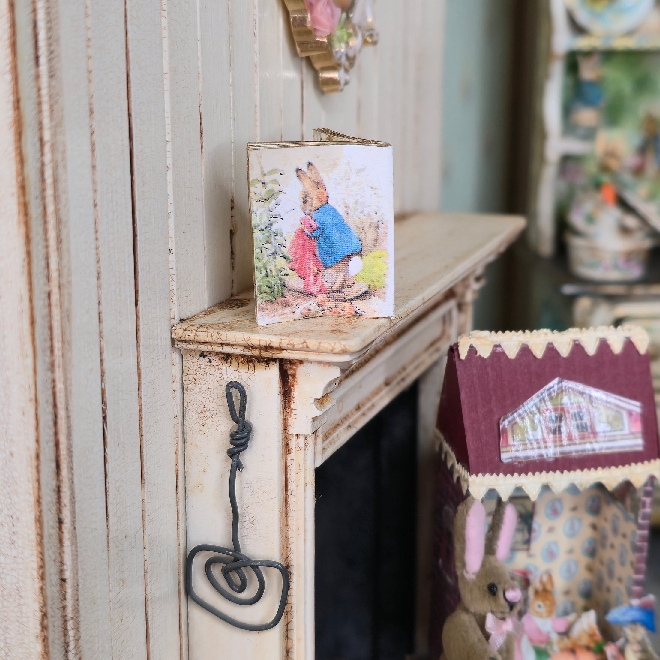 Storybook Shelf Sitter With Peter Rabbit Figure Dollhouse Miniature Nursery Decor