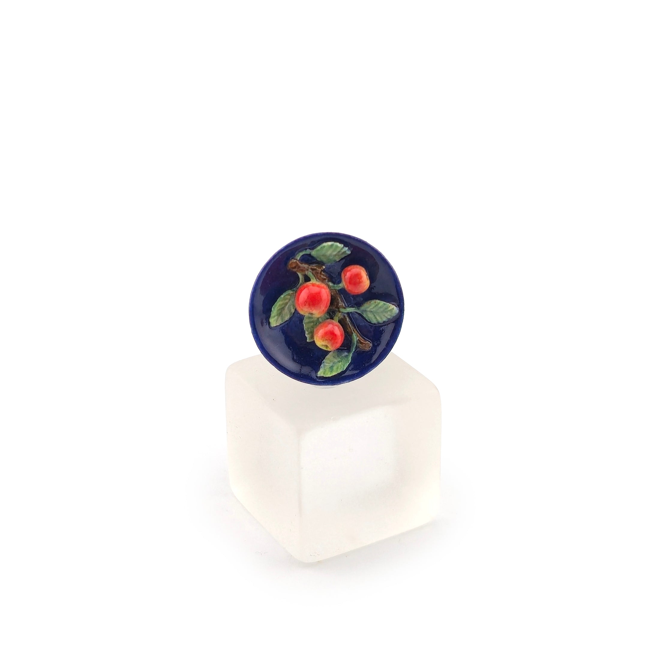IGMA Susan Van Tubbergen Trompe l'Oeil Majolica Apple Plate