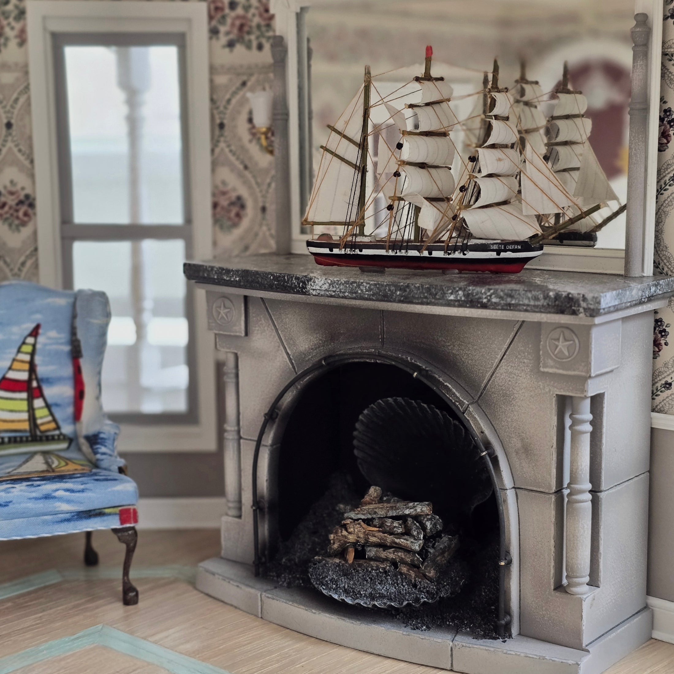 Miniature Seute Deern German Ship Replica with Red-Hull