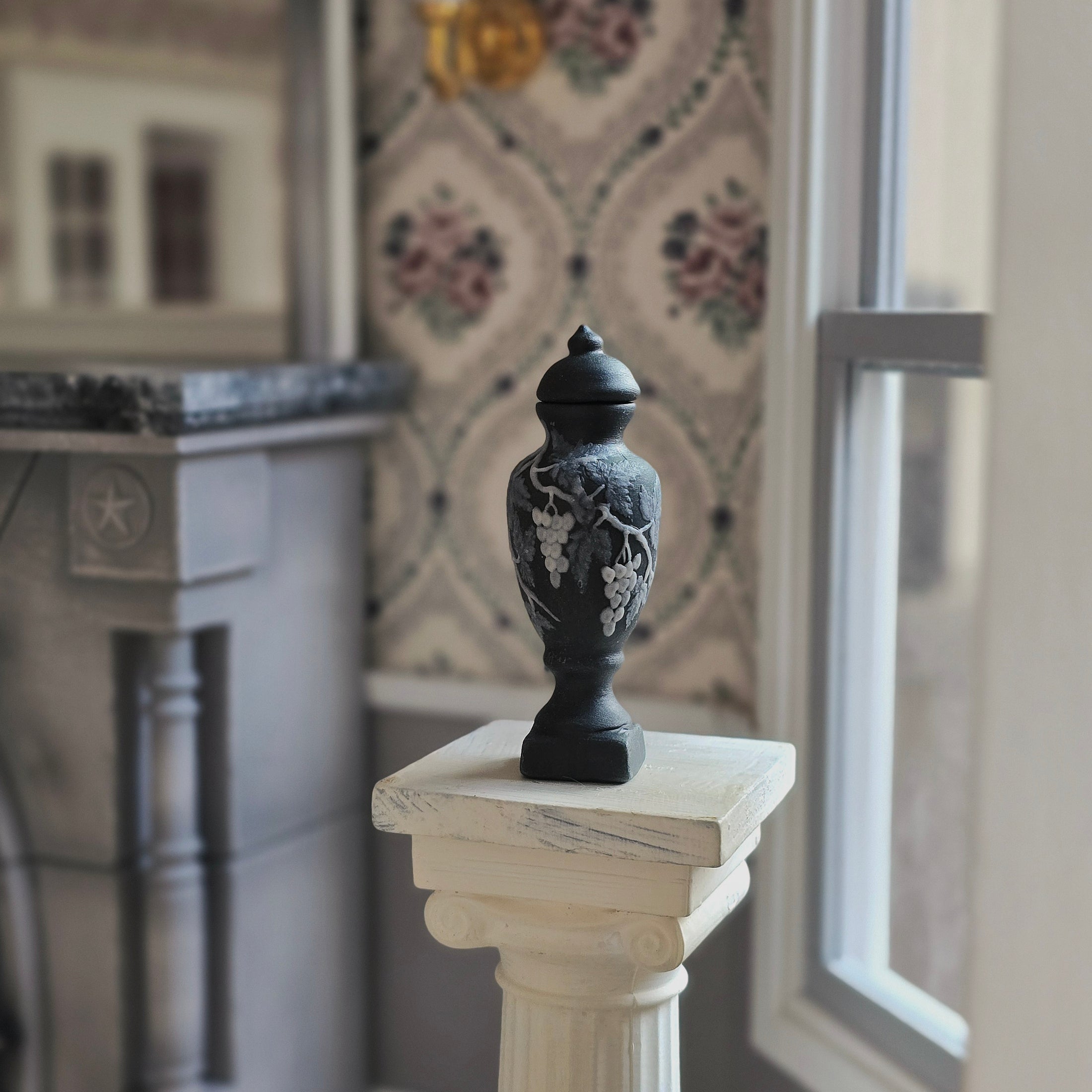 Vince Stapleton Jasperware Covered Urn Dollhouse Miniature 1991