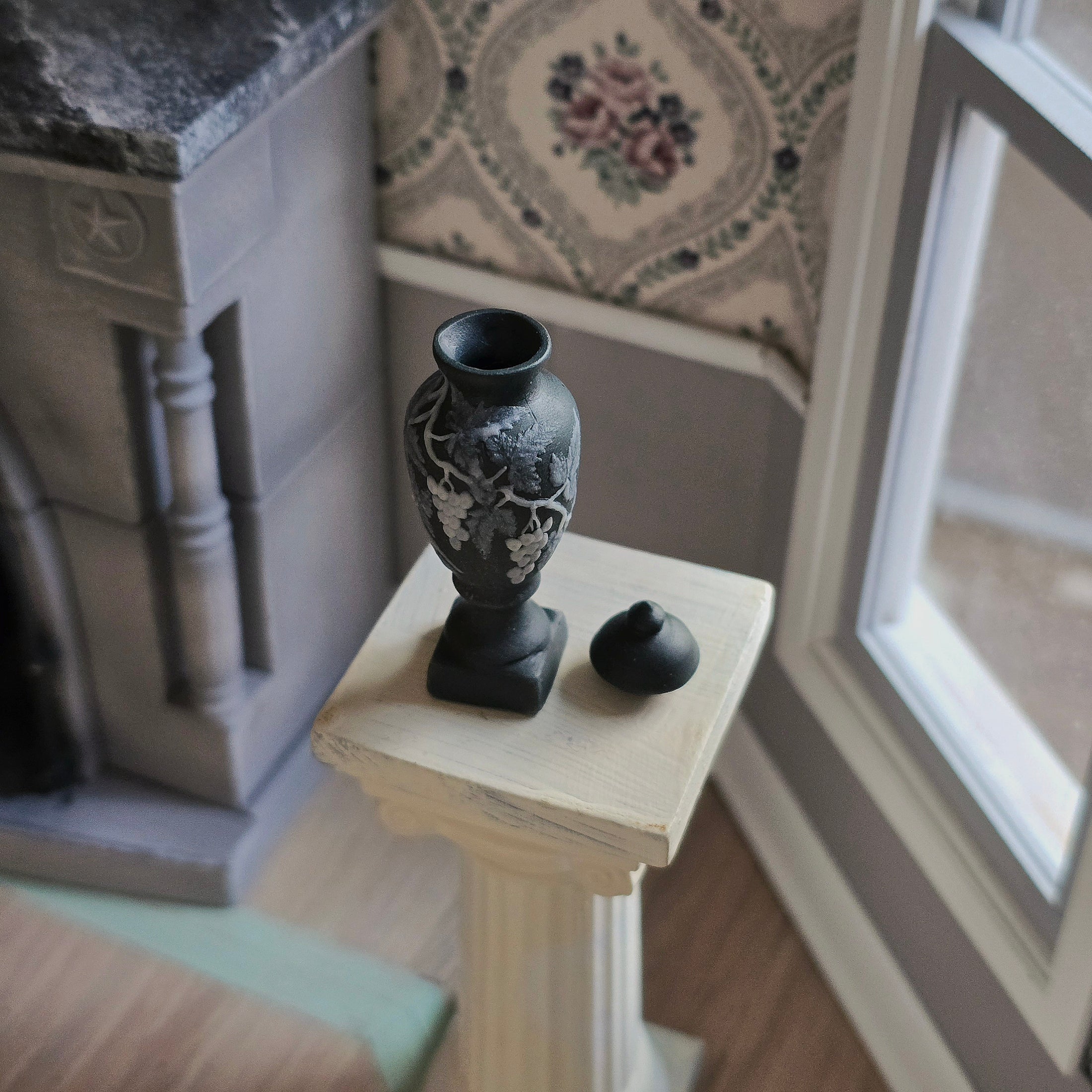 Vince Stapleton Jasperware Covered Urn Dollhouse Miniature 1991