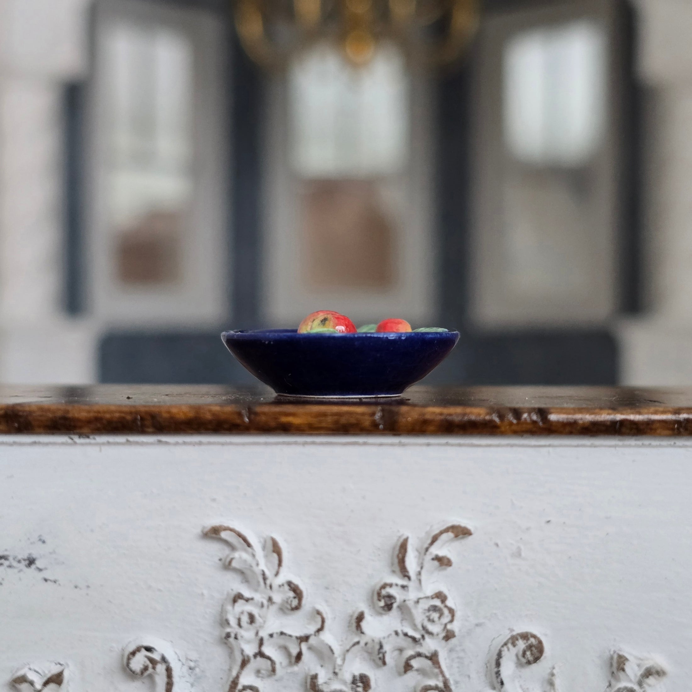 IGMA Susan Van Tubbergen Trompe l'Oeil Majolica Apple Plate