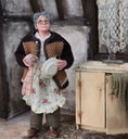 Load image into Gallery viewer, Grandmother & Granddaughter Dish Drying OOAK Clay Character Dollhouse Dolls Pair
