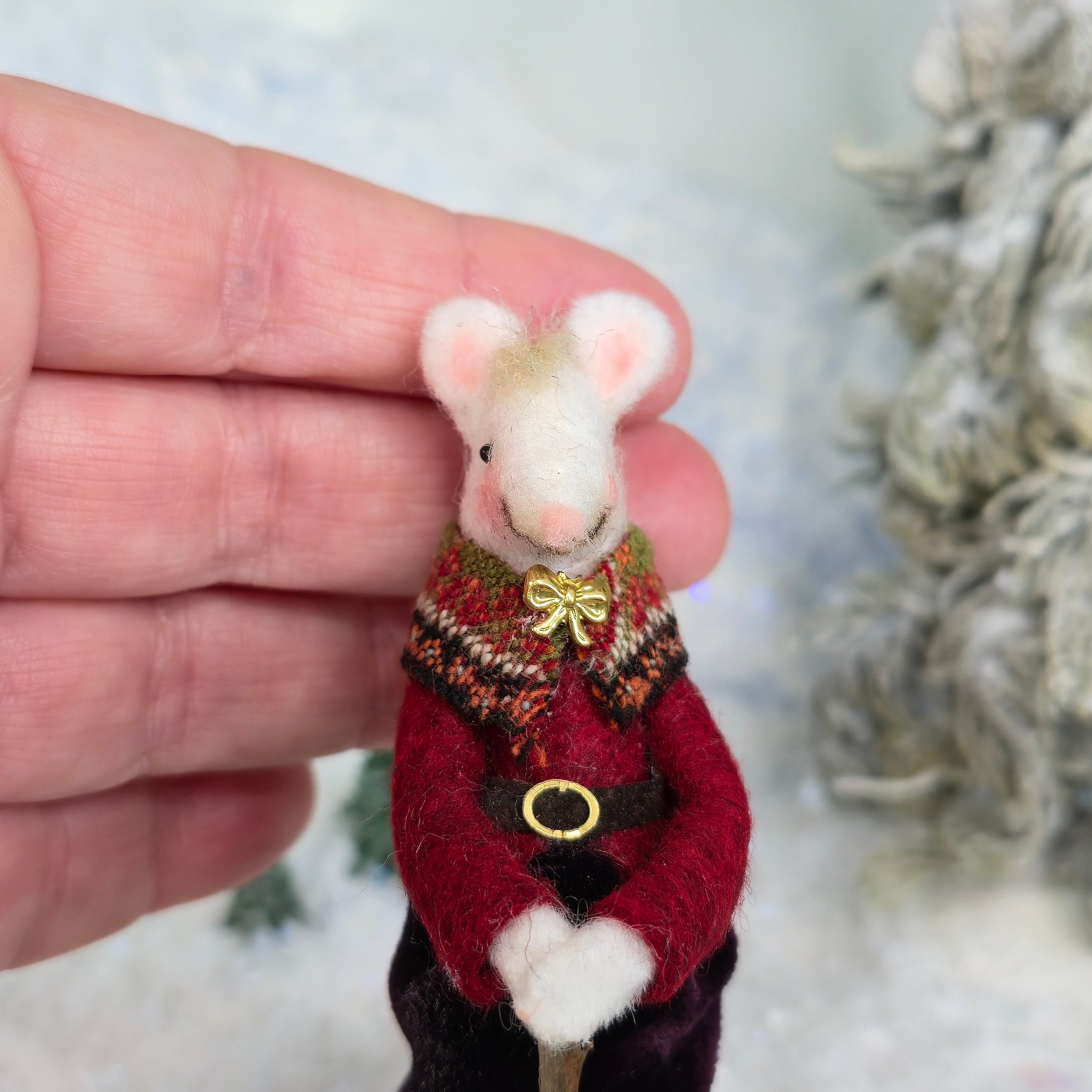 Veronique Lux Old Mother Mouse with Her Walking Sitck OOAK Miniature Character