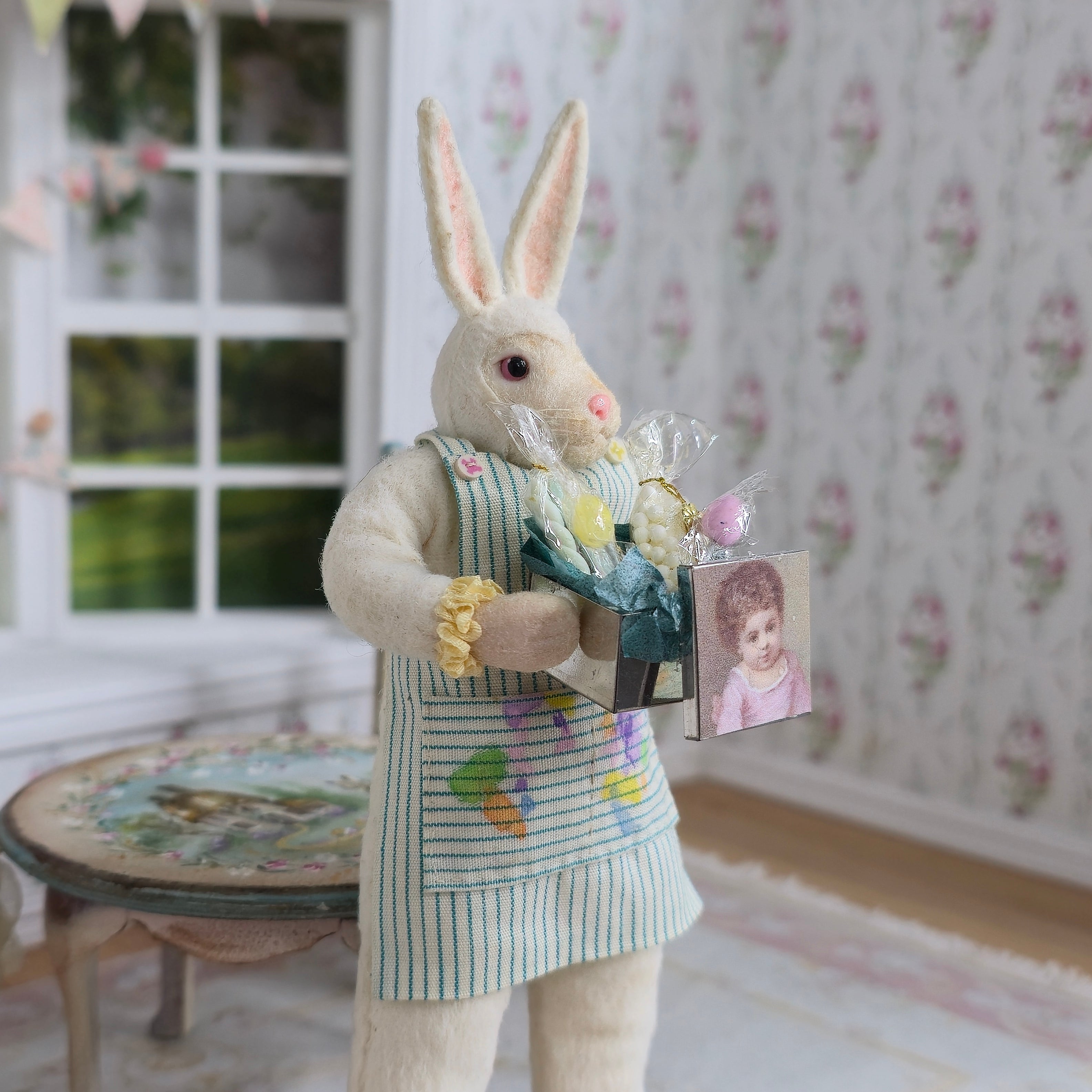 Le Coffre d’Emilie French Antique Style Easter Gift Box of Sweets Dollhouse Miniature