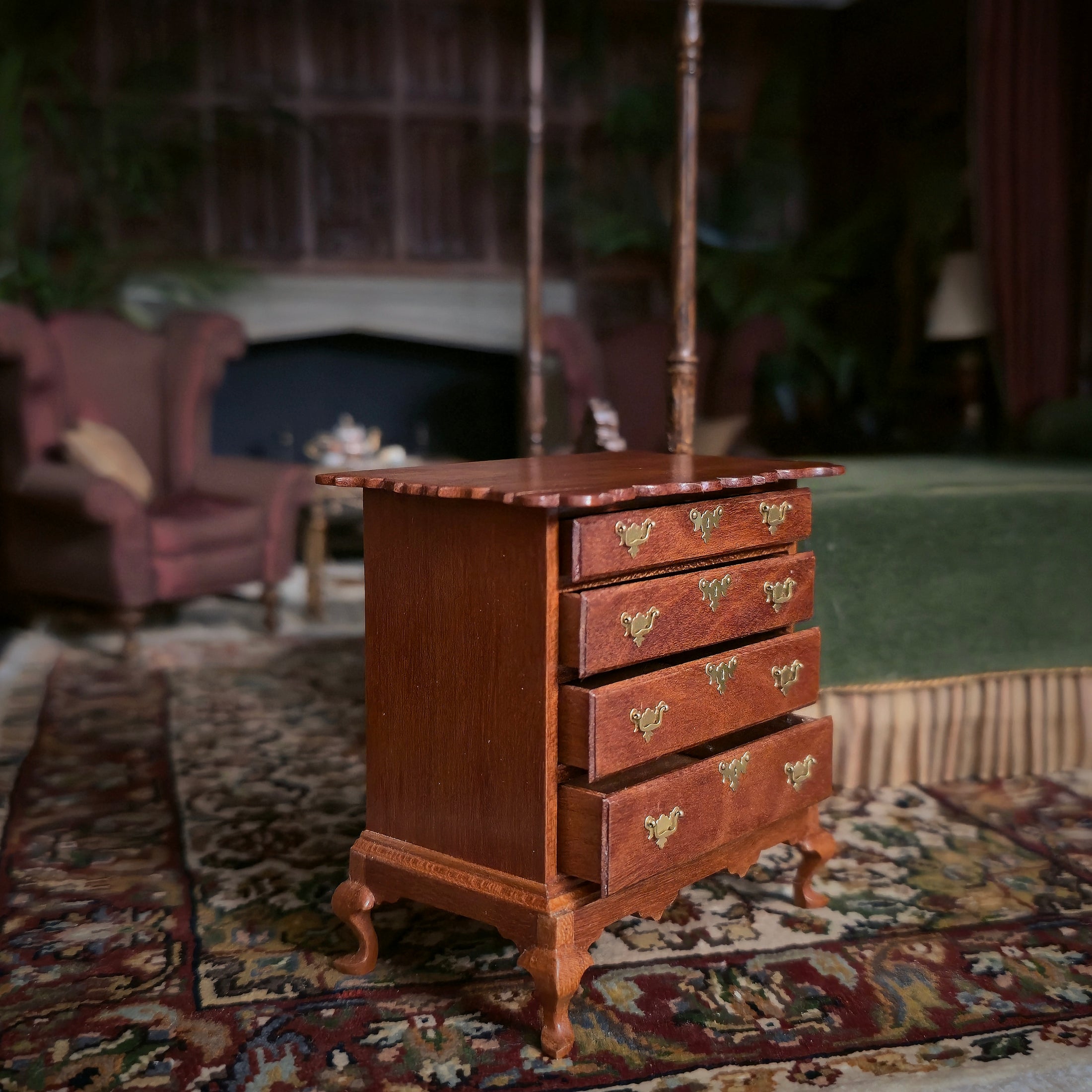 Walter J Schutter IGMA Miniature Chest of Drawers Queen Anne 1:12