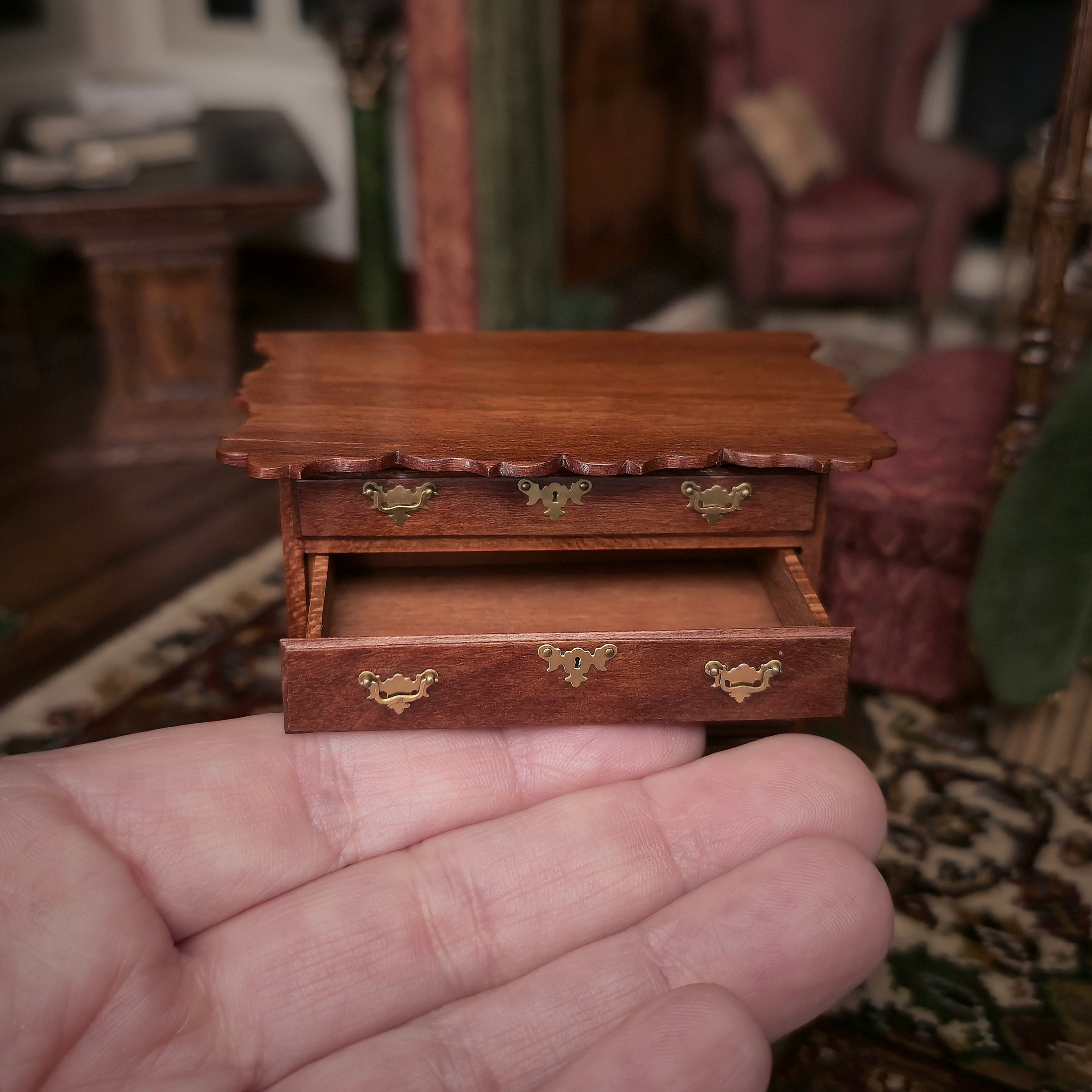 Walter J Schutter IGMA Miniature Chest of Drawers Queen Anne 1:12