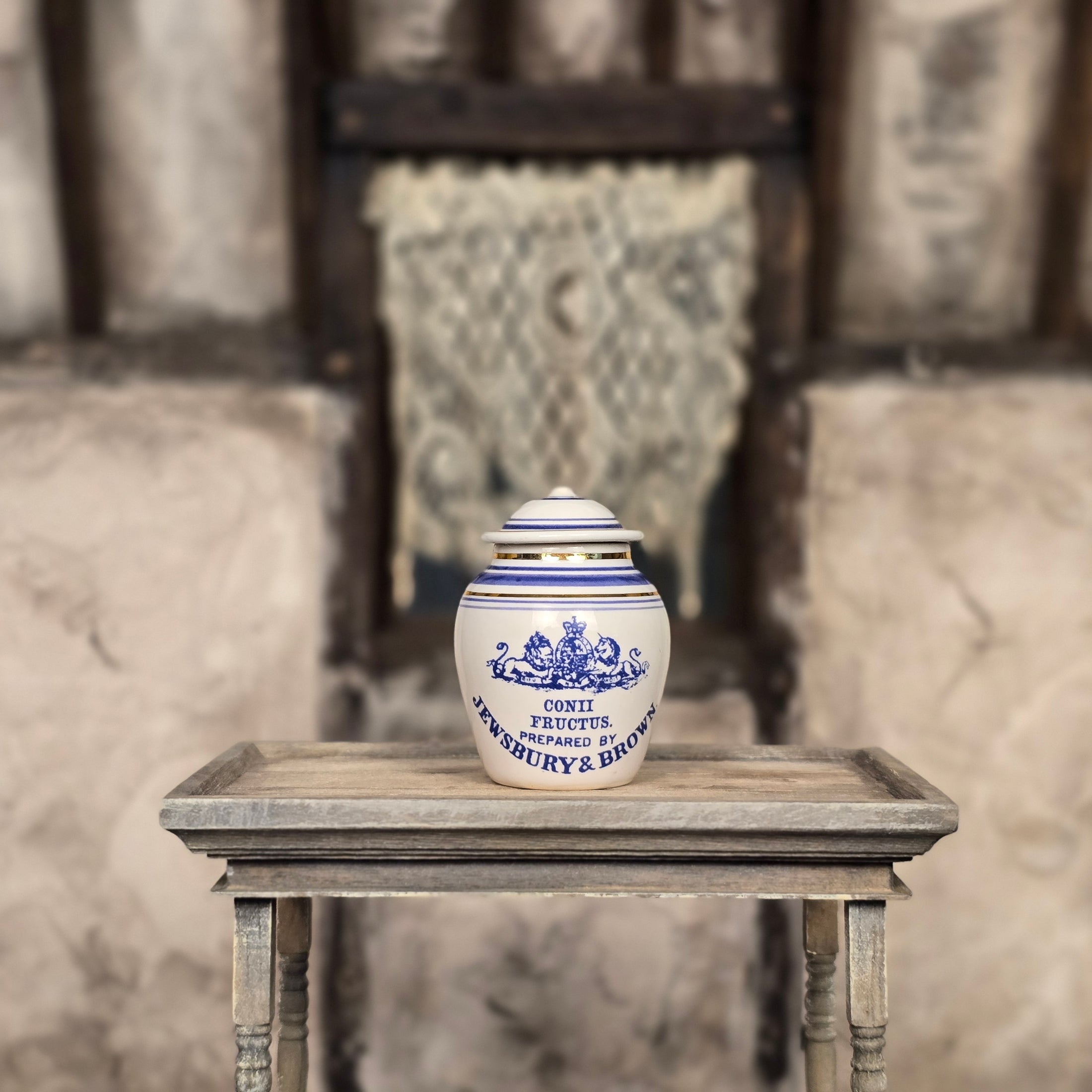 Terry Curran Porcelain Apothecary Jar “CONII FRUCTUS” England Cobalt & Gold