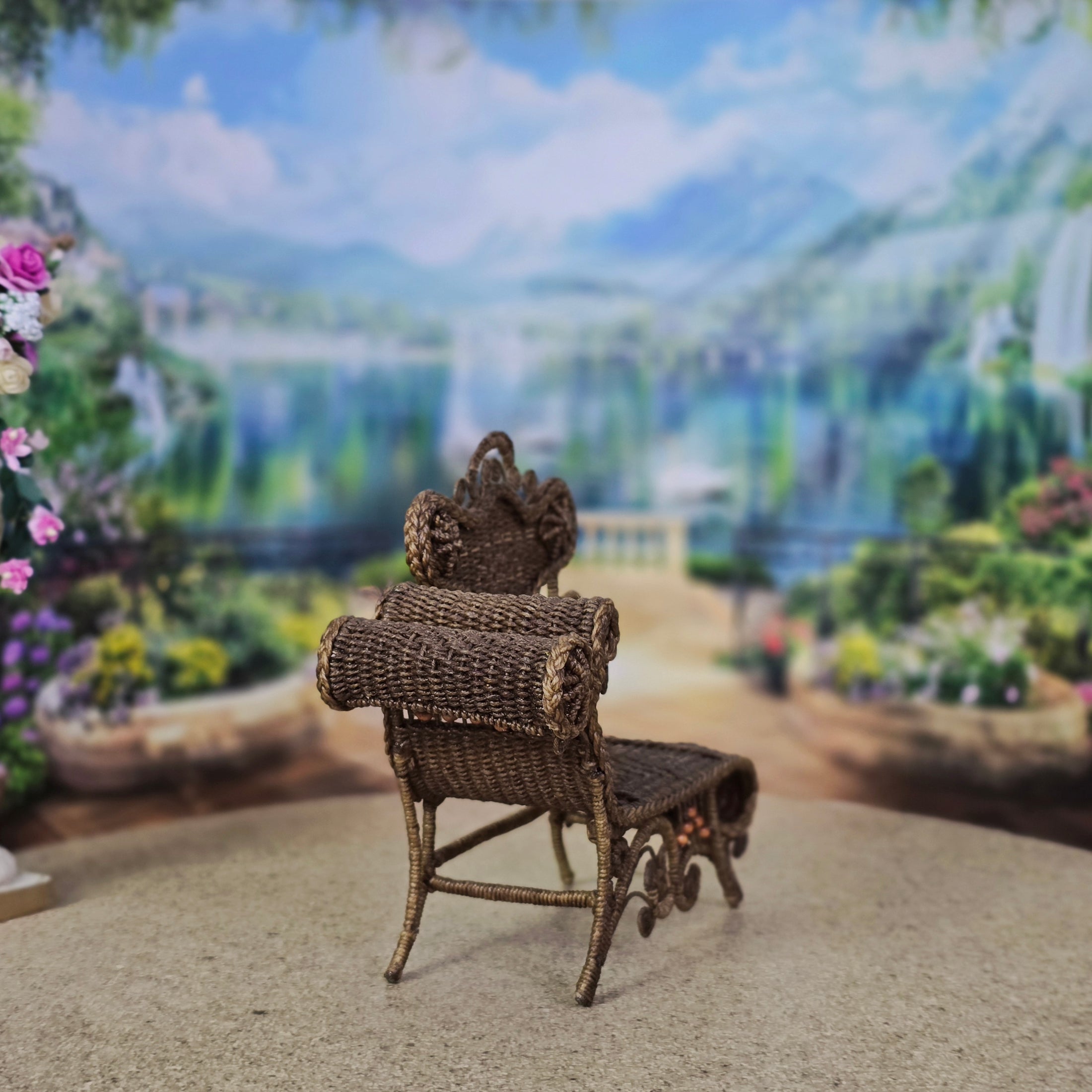 Sandra Knight Victorian Wicker Meridienne Garden Chaise Lounge Daybed