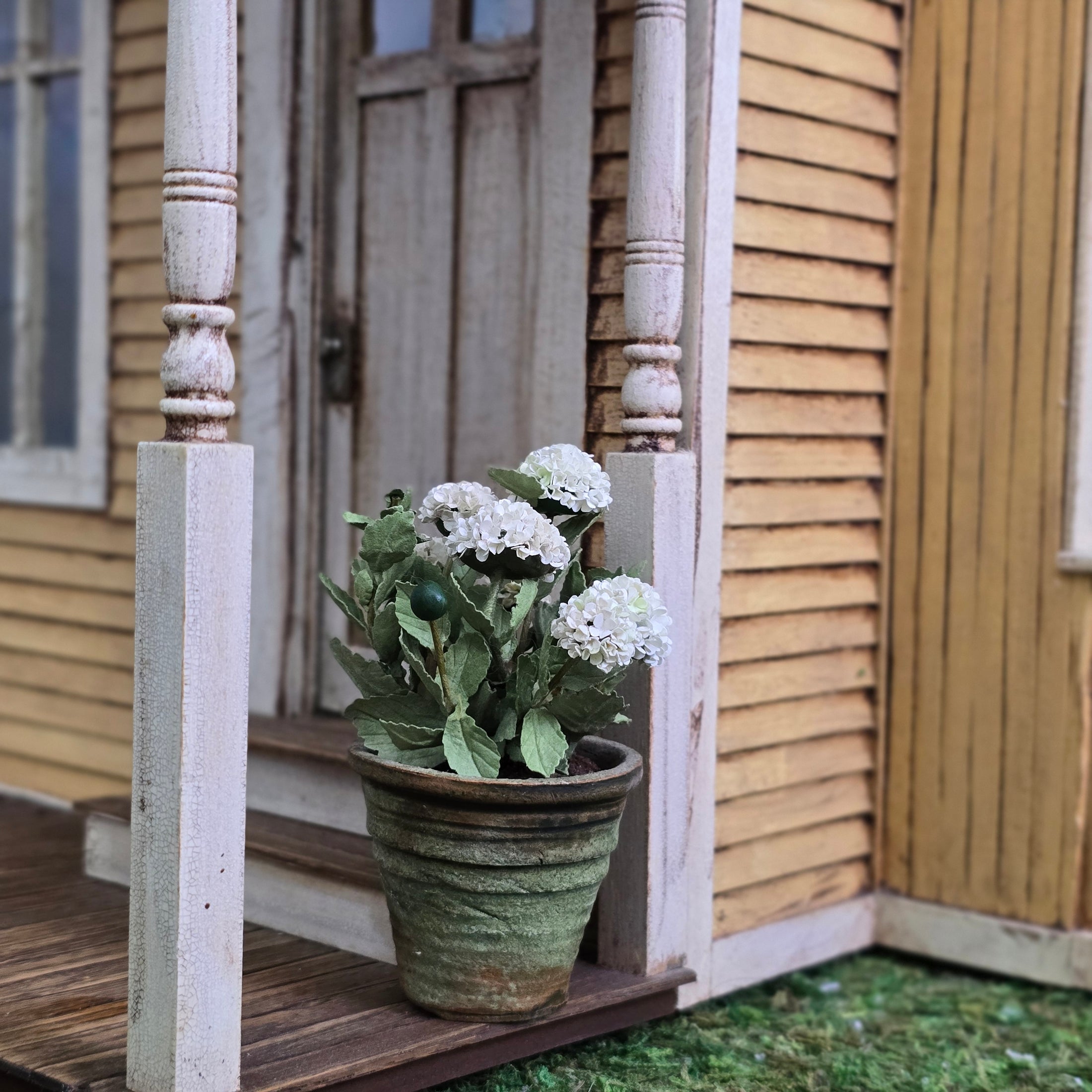 Handmade White Hydrangea in Aged Mossy Clay Pot 1:12