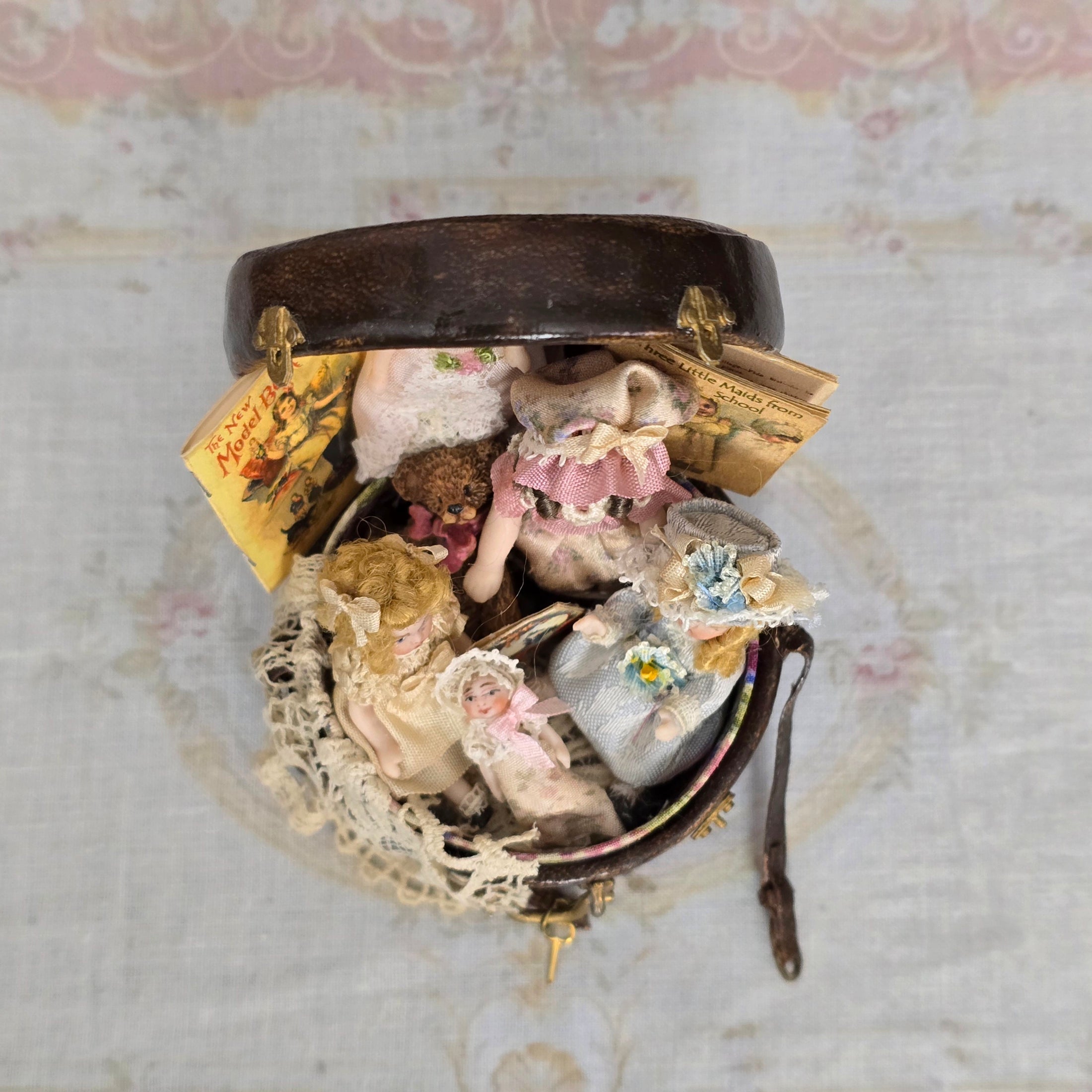 Pat Boldt Porcelain Victorian Doll Collection in Leather Hatbox