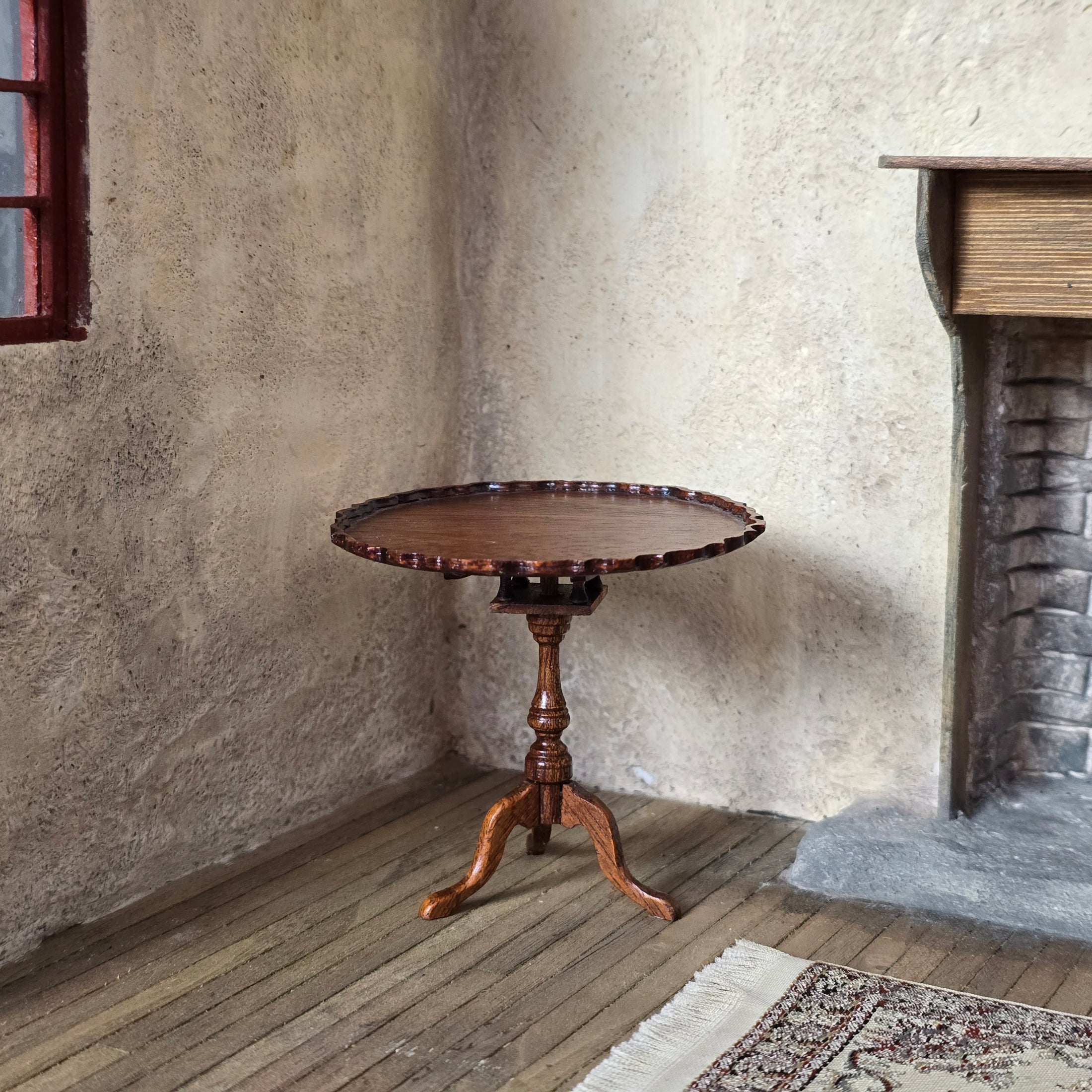 Signed 1980 Hand Carved Tilt-Top Pie Crust Table by Mark Hoffman