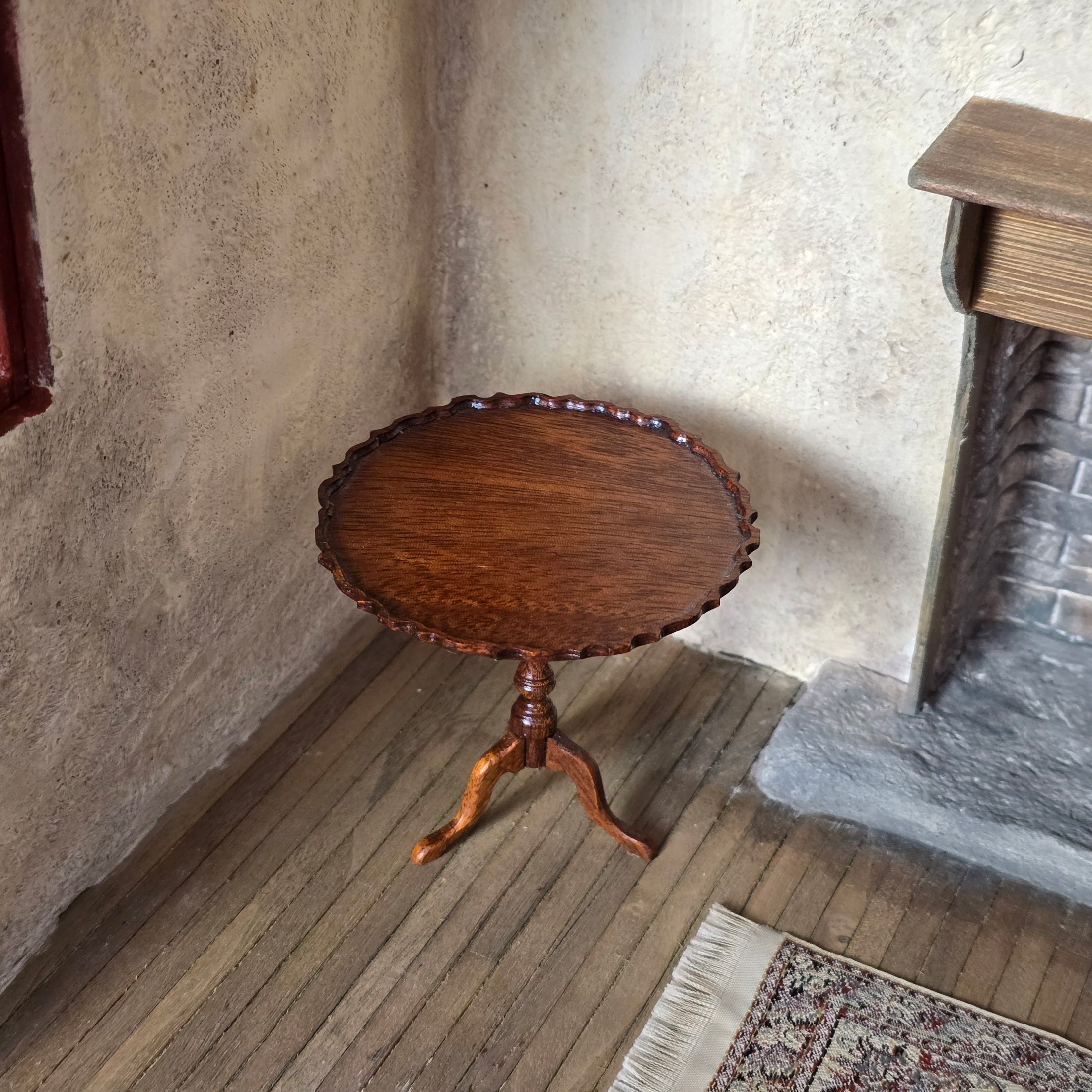 Signed 1980 Hand Carved Tilt-Top Pie Crust Table by Mark Hoffman