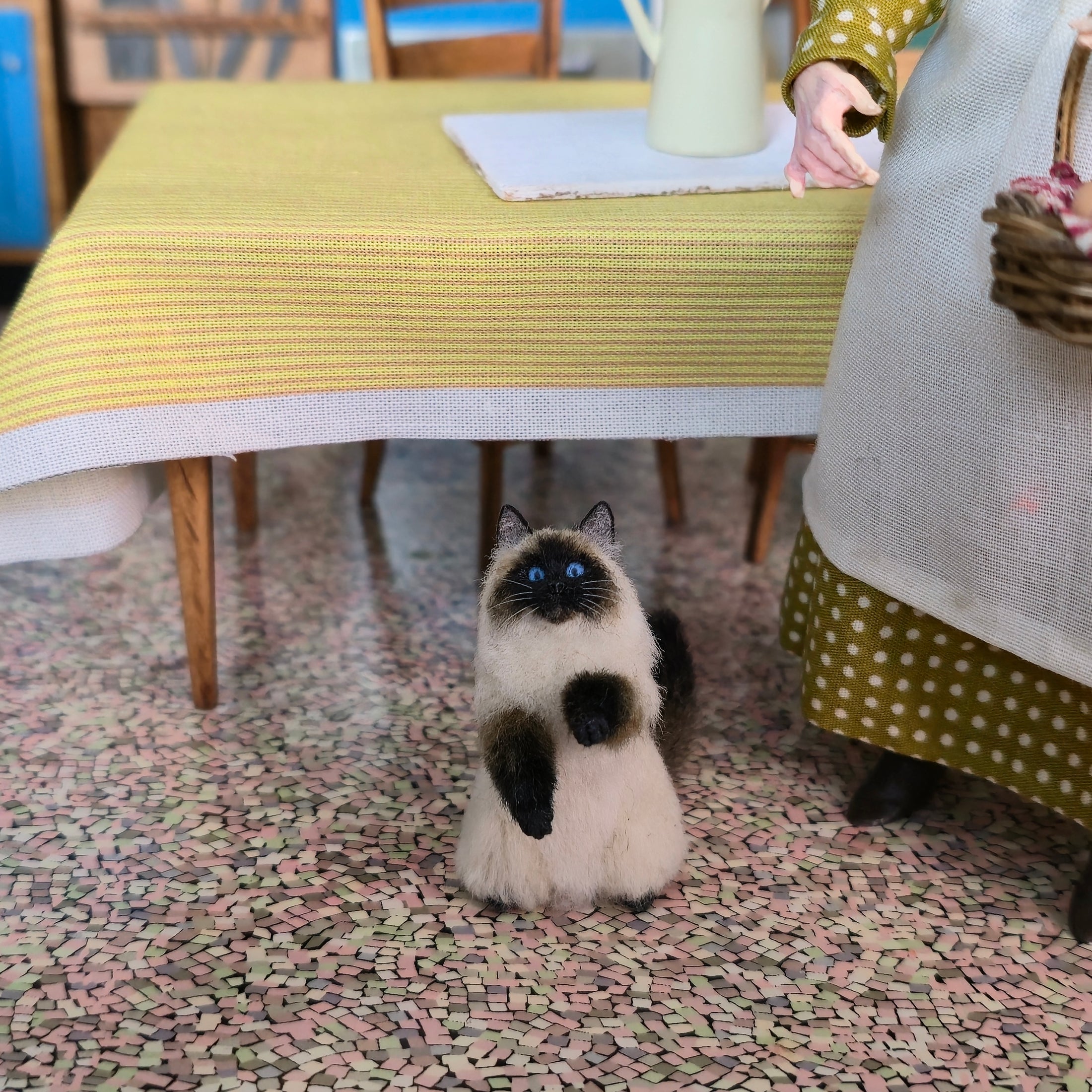 Takanashi Takumi, Japan Seal Point Cat in Begging Pose OOAK Miniature