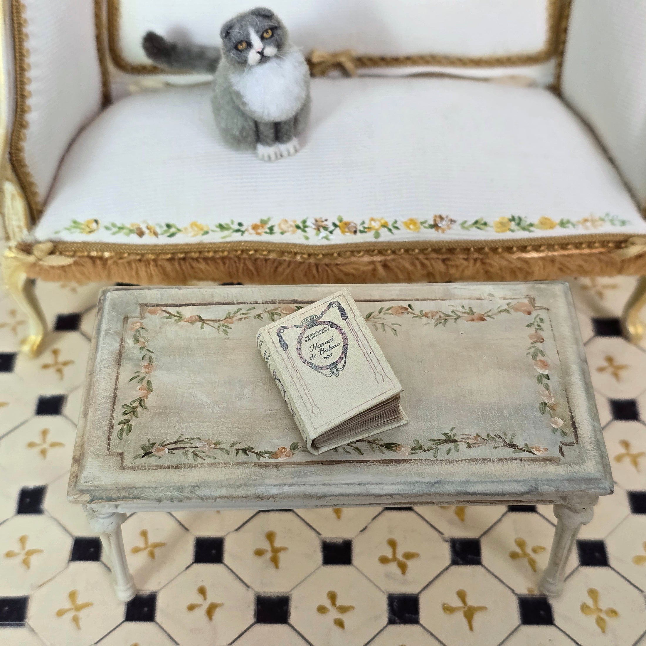 Dollhouse French Honoré de Balzac Readable Miniature Book