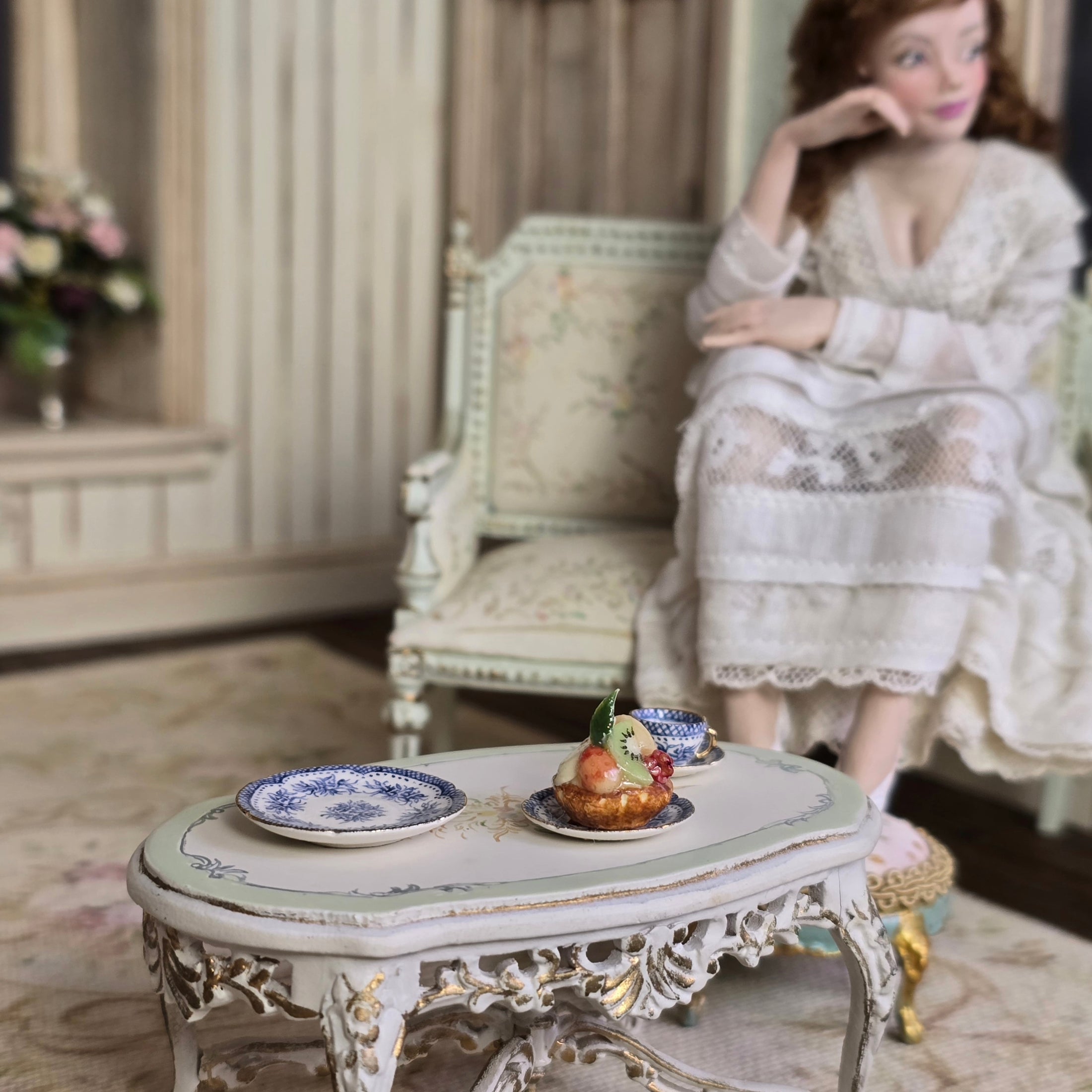 Teresa Welch Gilt Cobalt Blue & White Porcelain 4-Piece Place Setting 2015