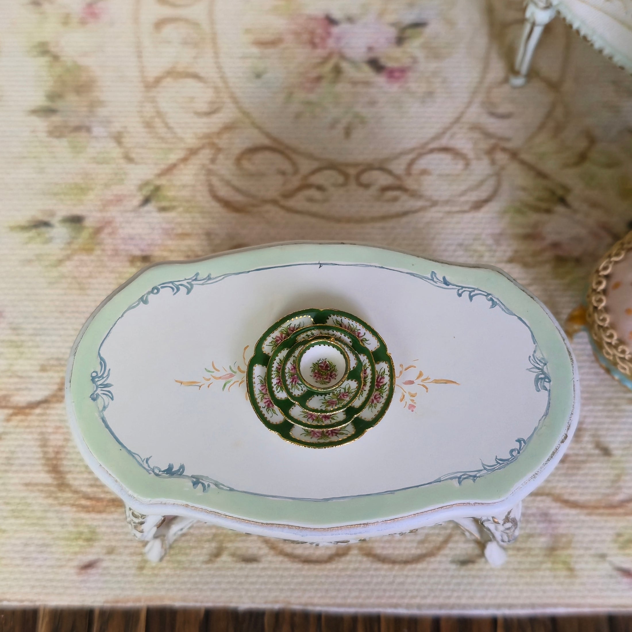 Teresa Welch 2014 Green & Pink Rose 4-Piece Place Setting