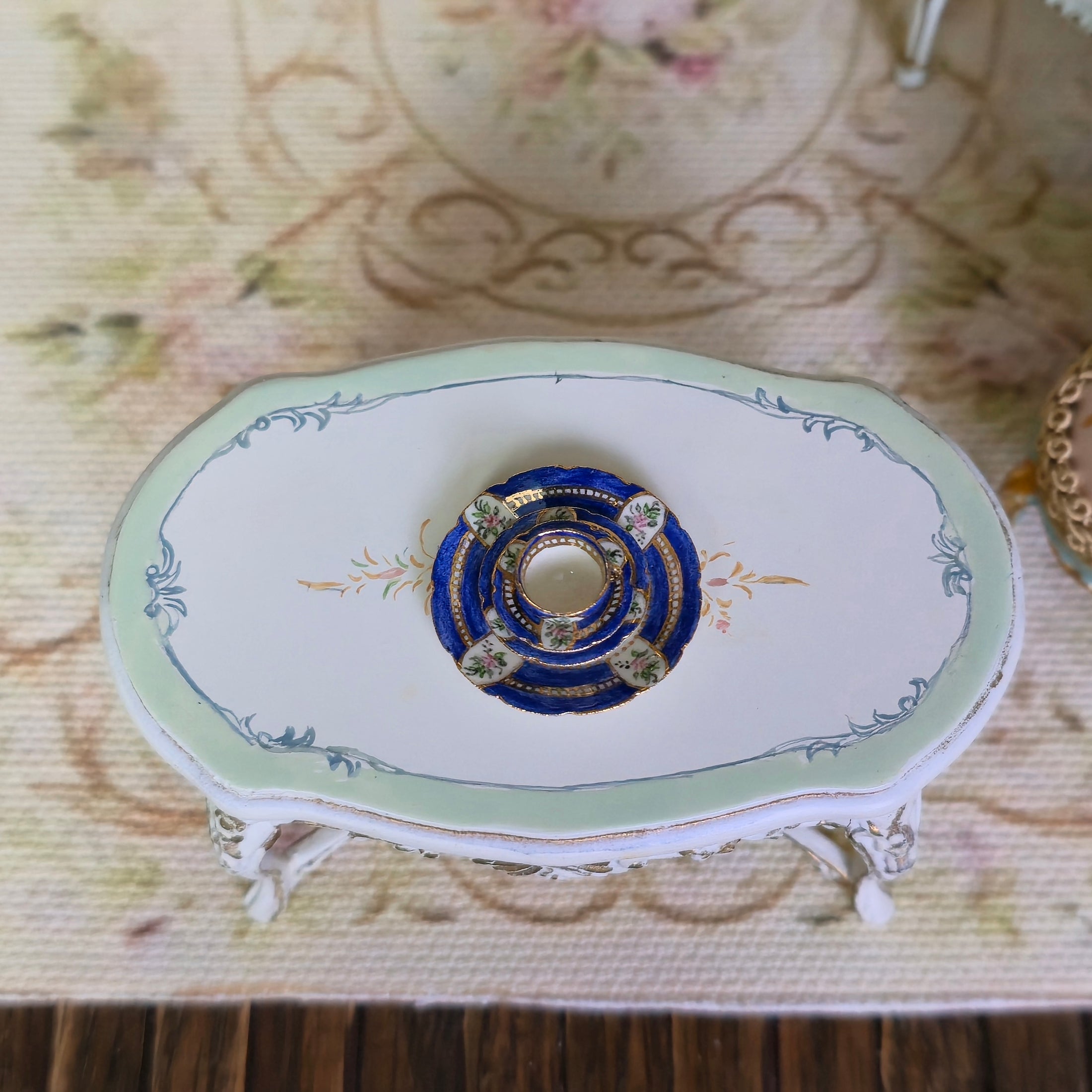 Teresa Welch 2000 Cobalt Blue & Pink Floral 4-Piece Place Setting