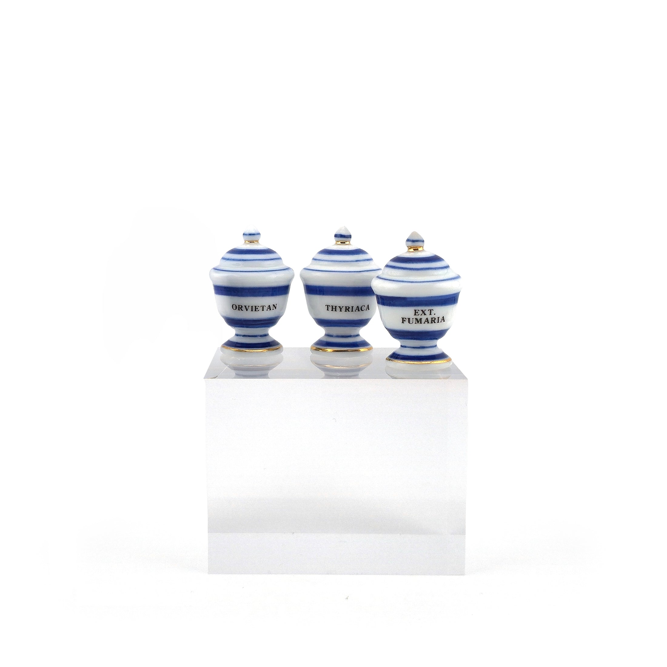 Mini Mundus Blue & White Porcelain Apothecary Jars Set of 3 Style A Group 4