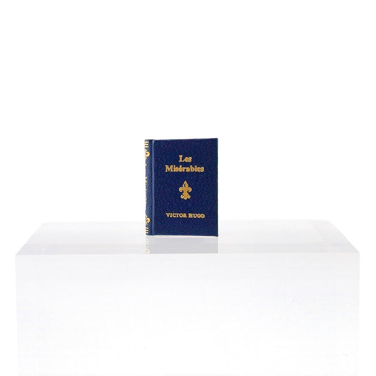 Barbara Raheb "Les Misérables by Victor Hugo" Readable Micro Miniature Book