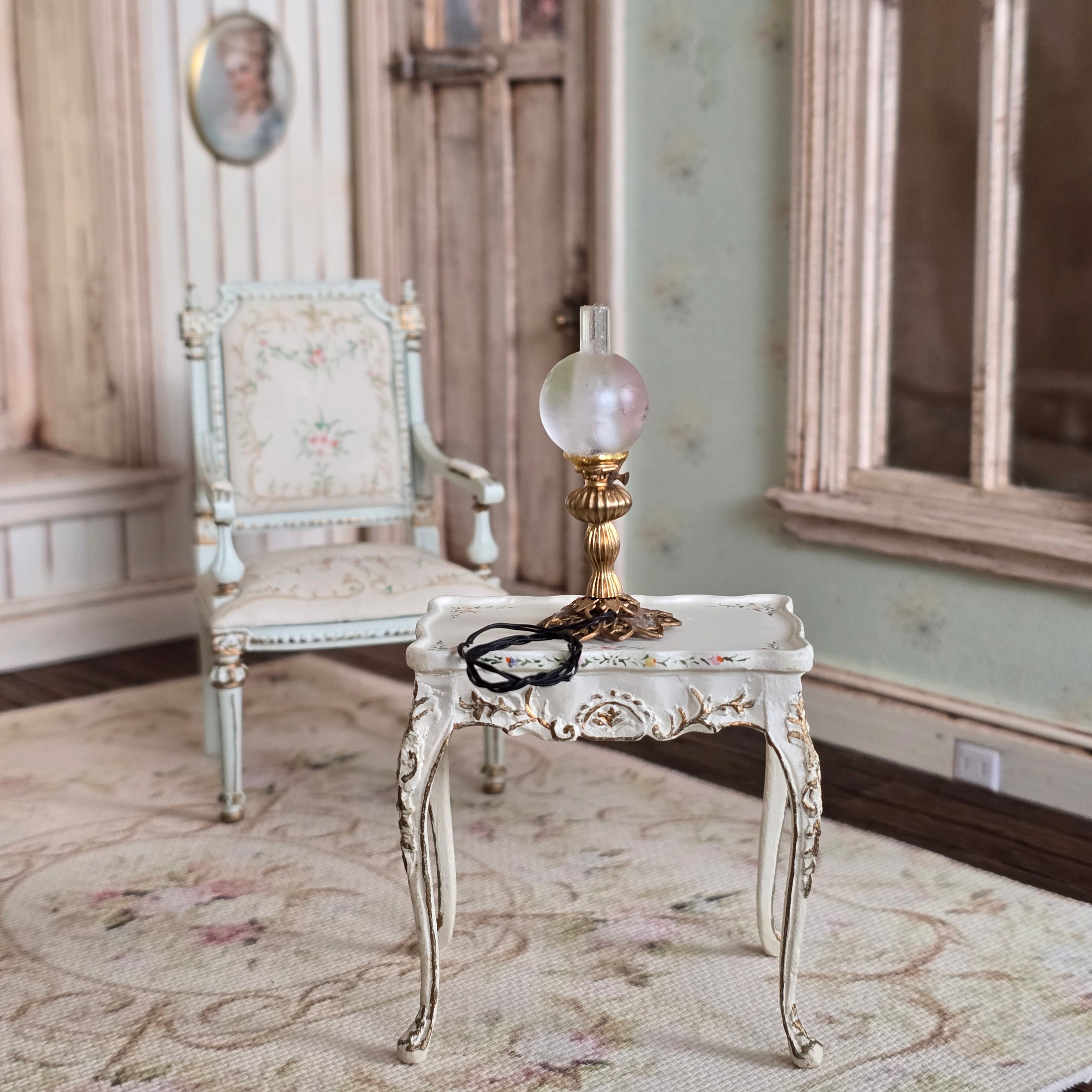 Victorian "Gone with the Wind" Floral Banquet Lamp, Electrified, 1:12 Scale